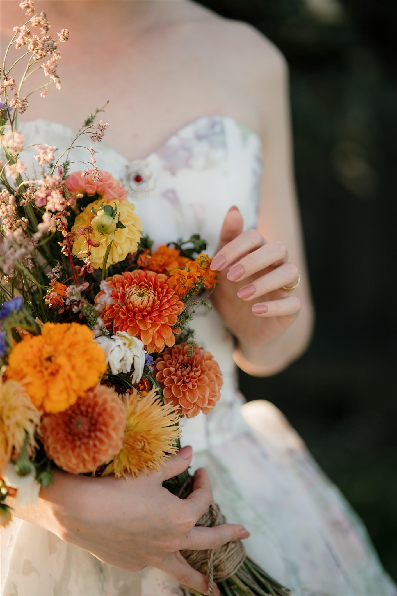 home-backyard-wedding-diy-best-kiwi-traditional-korean-hanbok-wedding-gown-Choson-ot-auckland-wedding-photographer-videography-dear-white-productions (57).jpg