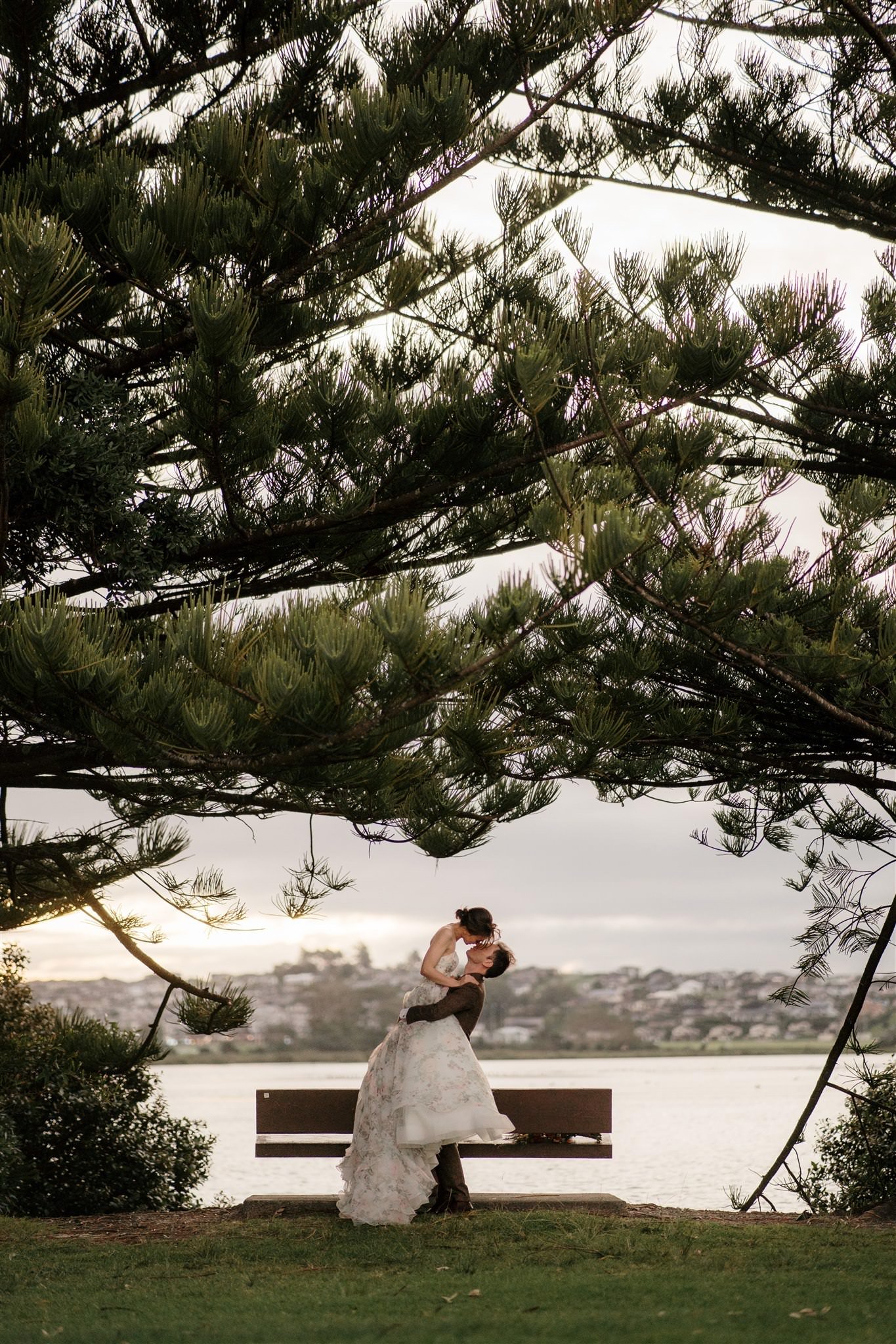 home-backyard-wedding-diy-best-kiwi-traditional-korean-hanbok-wedding-gown-Choson-ot-auckland-wedding-photographer-videography-dear-white-productions (85).jpg