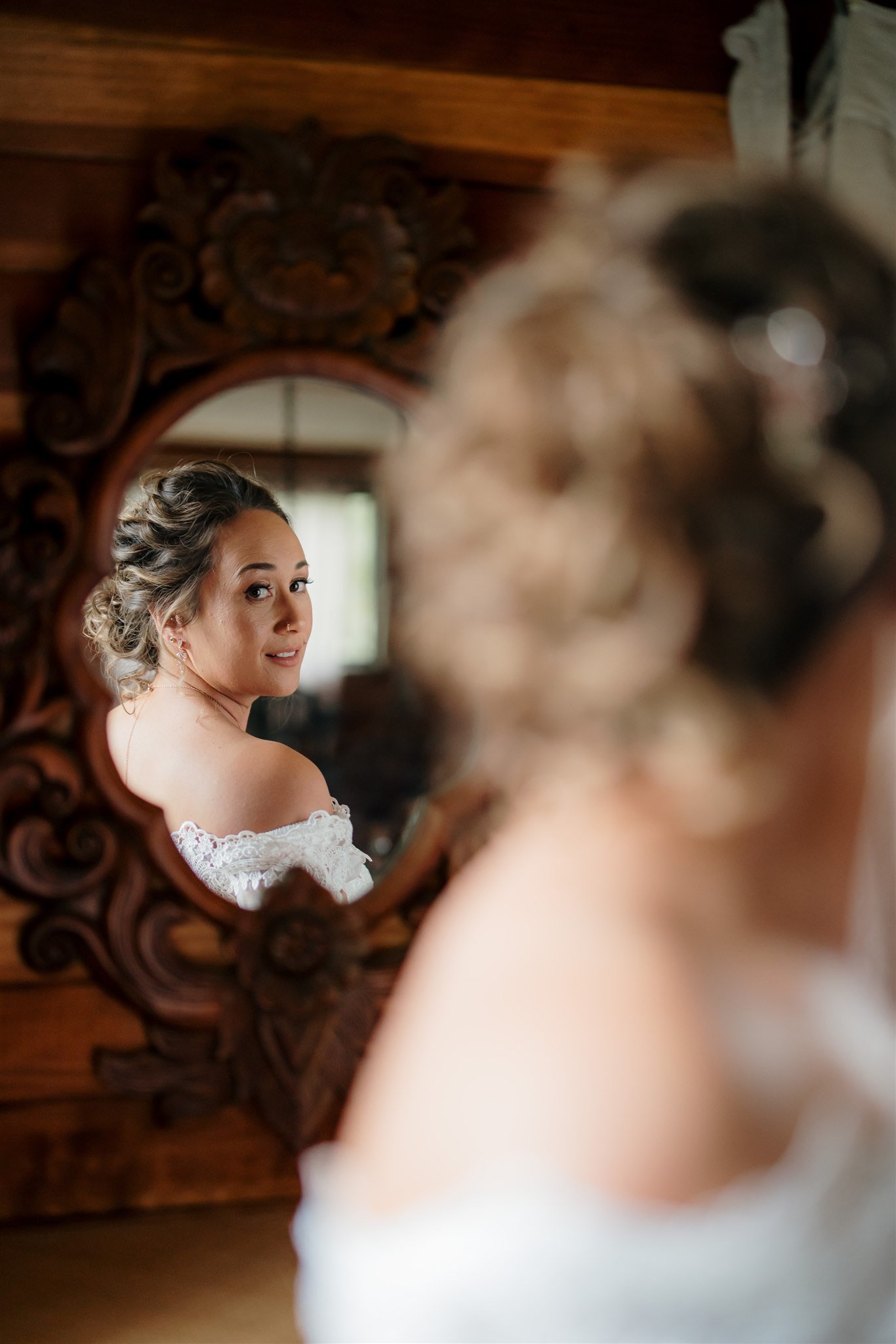 Matamata wedding venue | Hobbiton Tour | Auckland Wedding Photographer | Best Videographer | Top Videography | Getting Ready Photos | The Green Dragon Inn | Dear White Productions