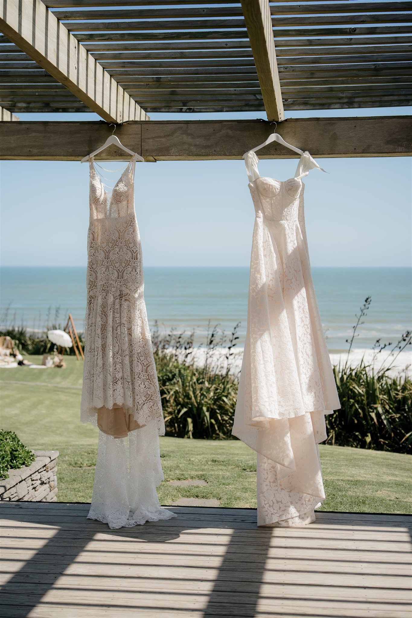 castaways-NZ-new-zealand-auckland-wedding-photographer-photography-videography-film-dear-white-productions-best-venue-waiuku-engagement-elopement-style-beach-intimate (12).jpg
