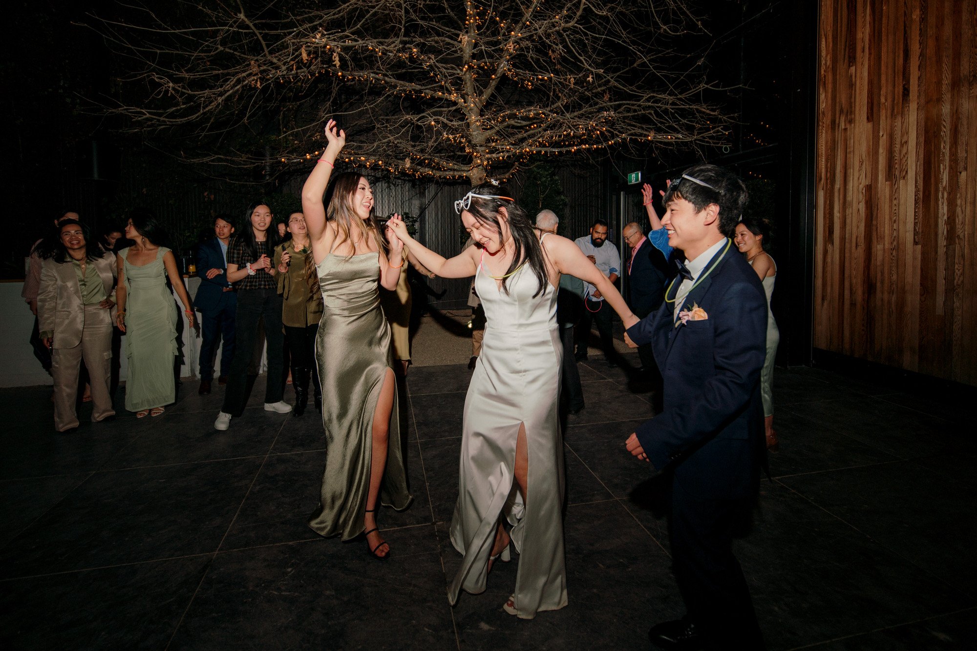 glasshouse-morningside-top-auckland-wedding-phtographer-2023-photography-videography-film-new-zealand-NZ-best-urban-venue-traditional-chinese-ceremony-spring-colourful-pet-dog-dear-white-production (83).jpg
