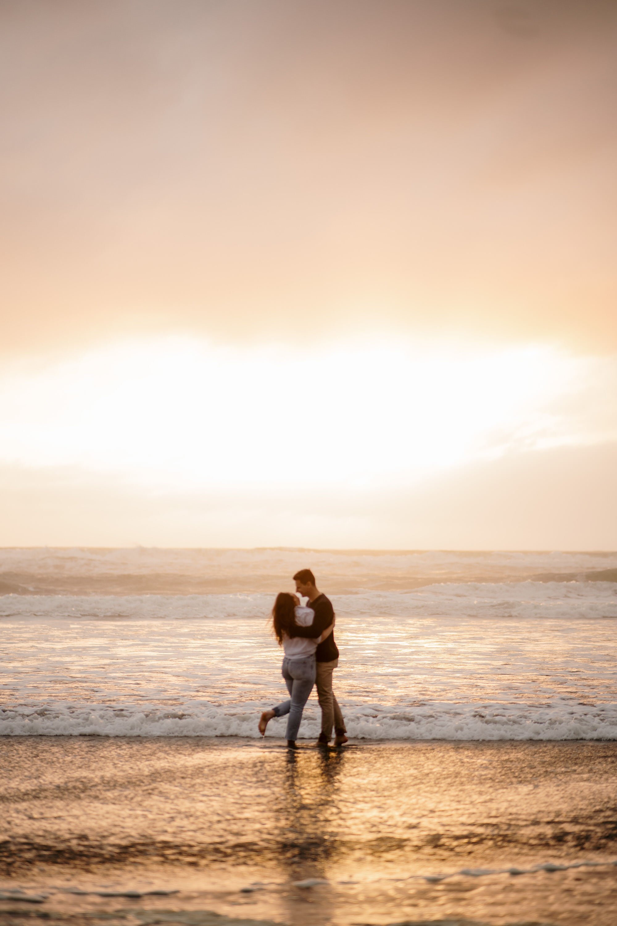 hamiltons-gap-west-coast-top-auckland-wedding-phtographer-NZ-best-photography-videography-film-new-zealand-NZ-top-beach-seaside-engagement-elopement-2023-bride-and-groom-dear-white-productions (9).jpg