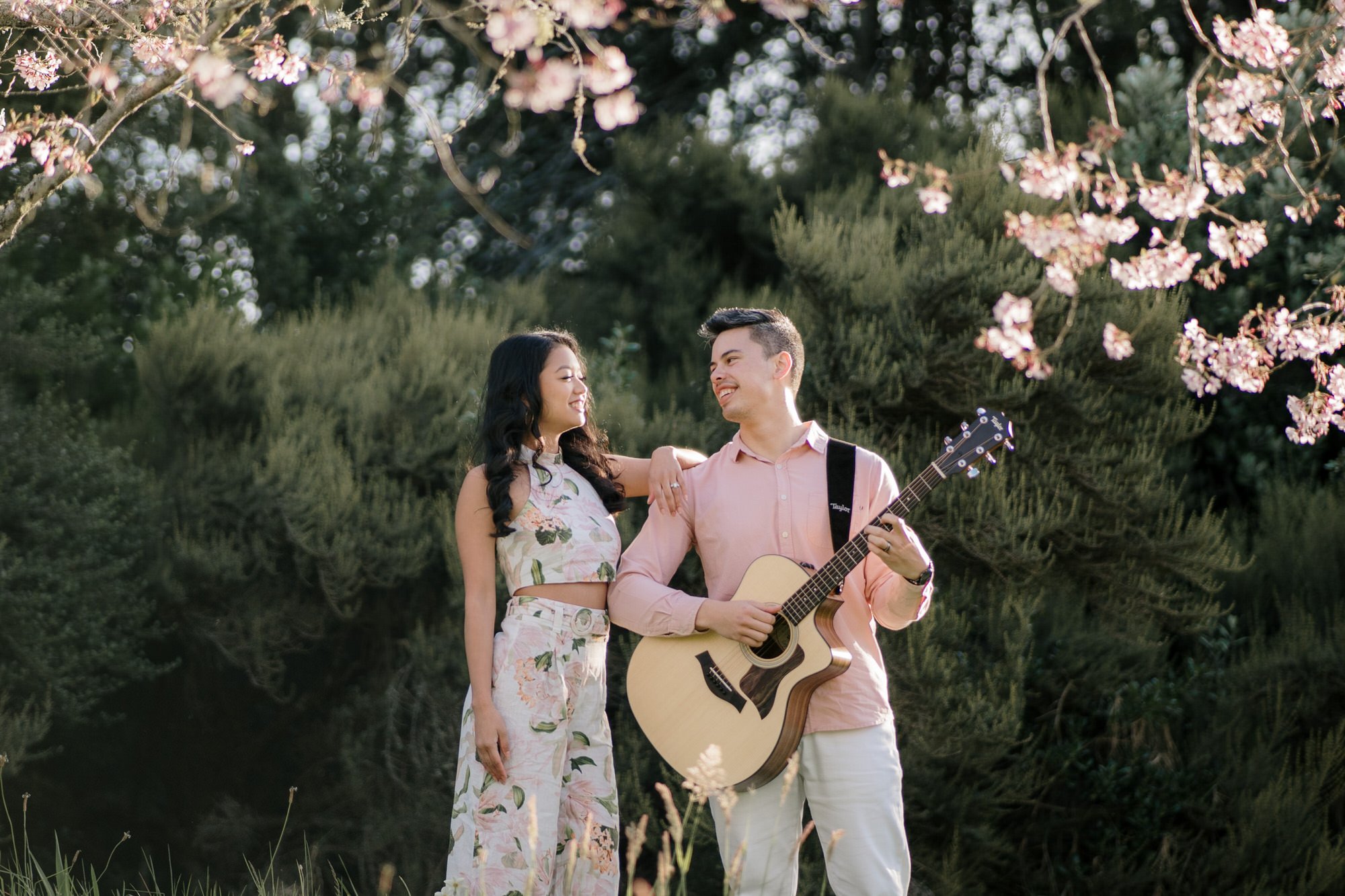 nate-and-thea-singers-duo-2023-top-auckland-wedding-phtographer-photography-videography-film-new-zealand-NZ-best-band-cherry-blossom-botanical-garden-engagement-elopement-dear-white-productions (54).jpg