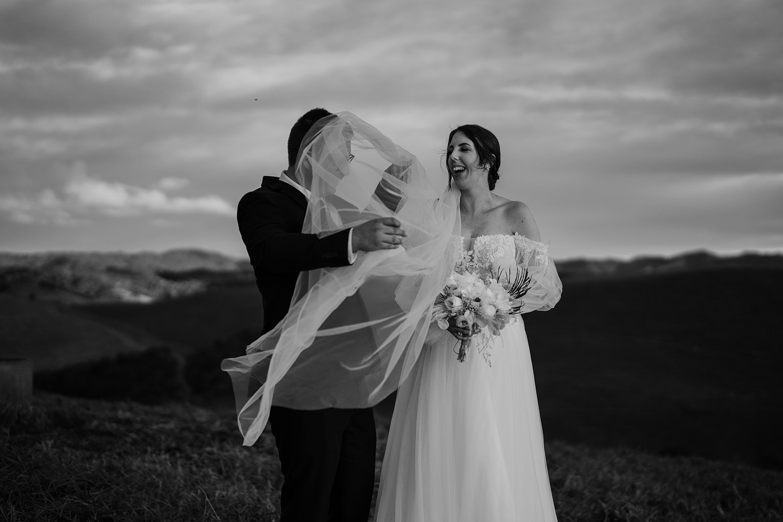 kauri-bay-boomrock-clevedon-top-auckland-wedding-phtographer-photography-videography-film-new-zealand-NZ-best-farm-venue-intimate-winter-hill-dear-white-productions (479).jpg