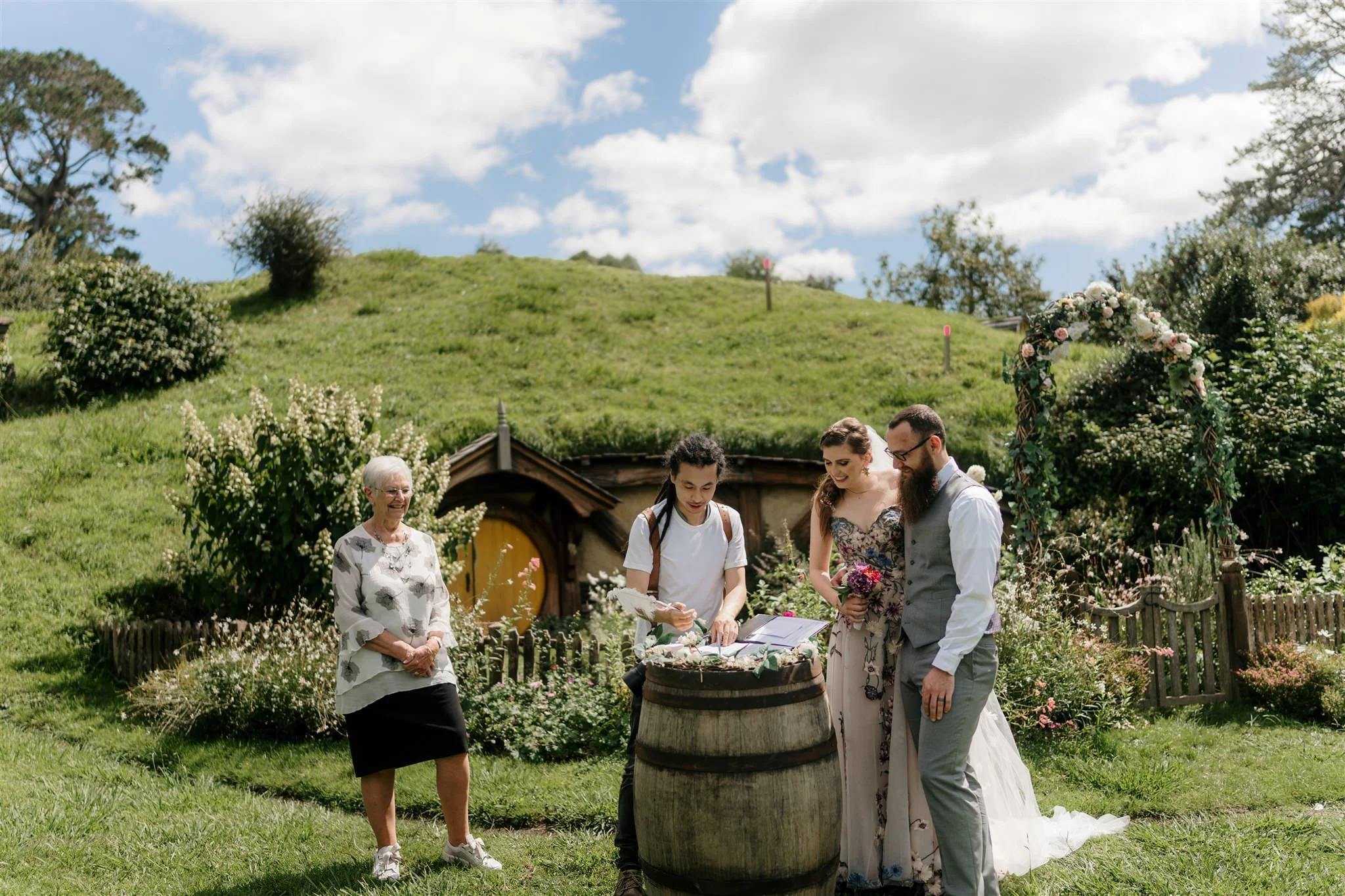 hobbiton-shire-tour-unique-venue-best-new-zealand-auckland-destination-wedding-photographer-videography-dear-white (39).jpg