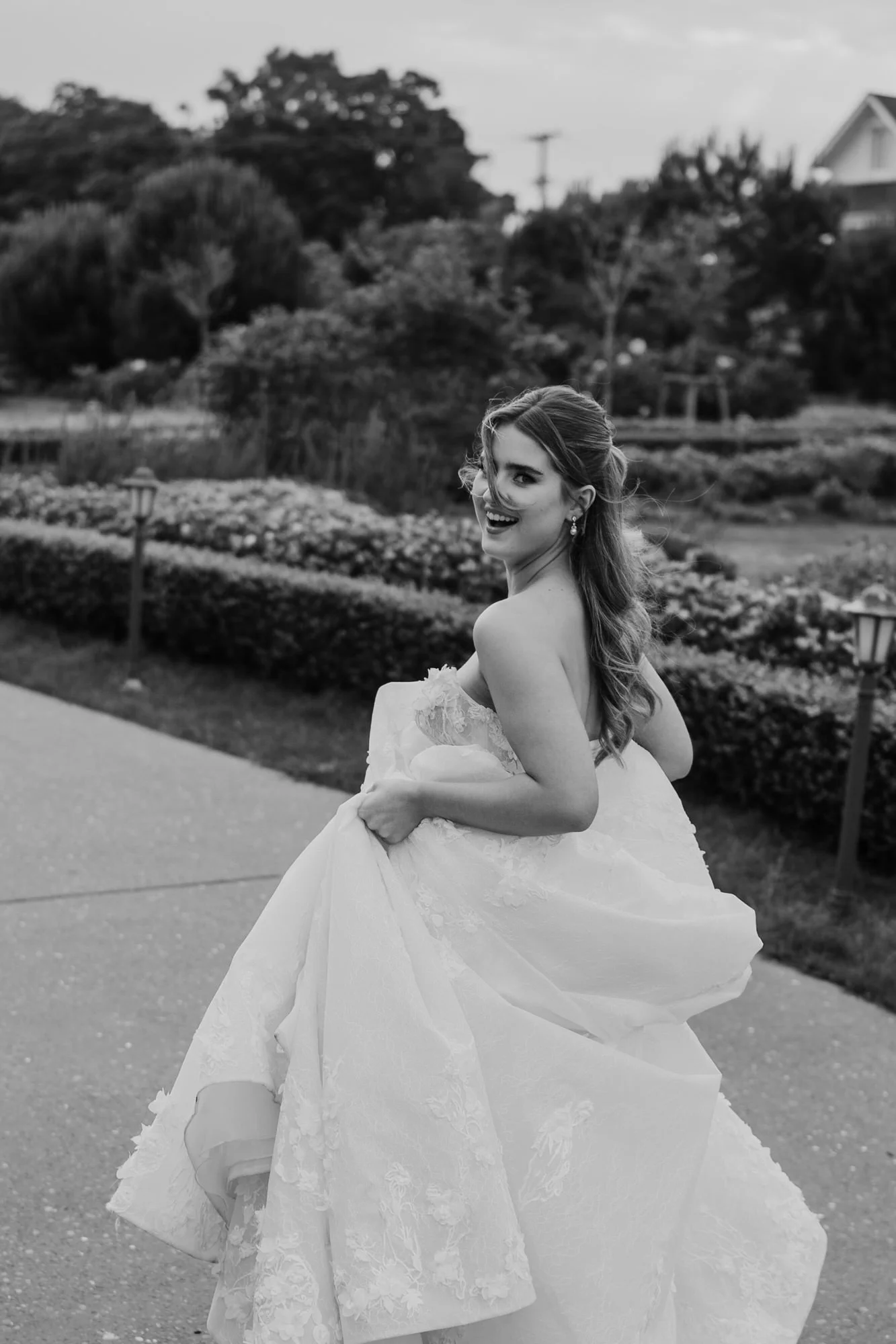 top-auckland-wedding-phtographer-2025-trend-luxury-photography-videography-film-new-zealand-NZ-best-videographer-lone-pine-estate-venue-outdoor-reception-vintage-car-editorial-styled-shoot-modern-bride-dear-white-productio (475).JPG