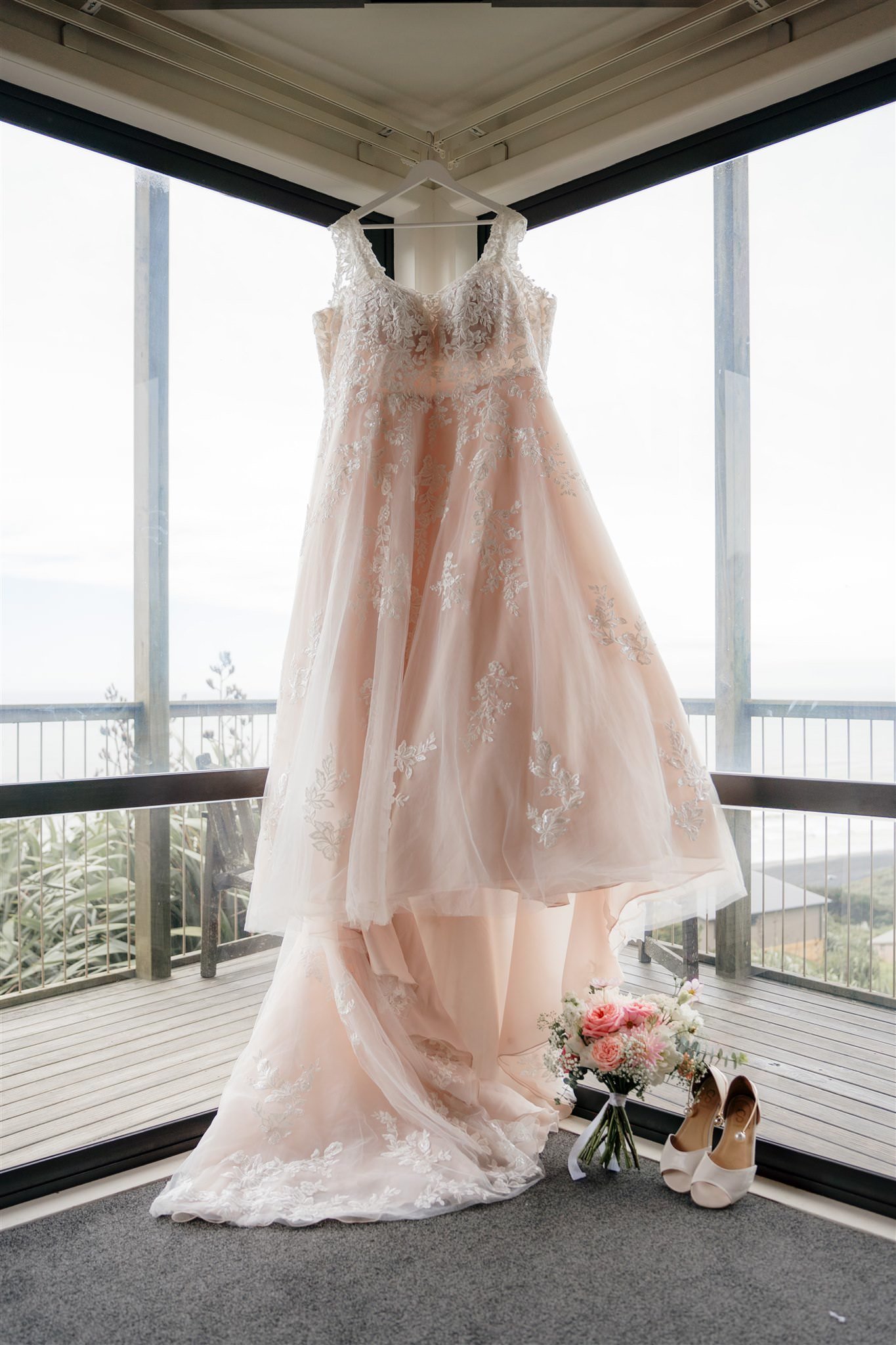 castaways-resort-luxury-seaside-wedding-top-best-luxury-auckland-venue-beach-dear-white-photographer-videography (2).jpg