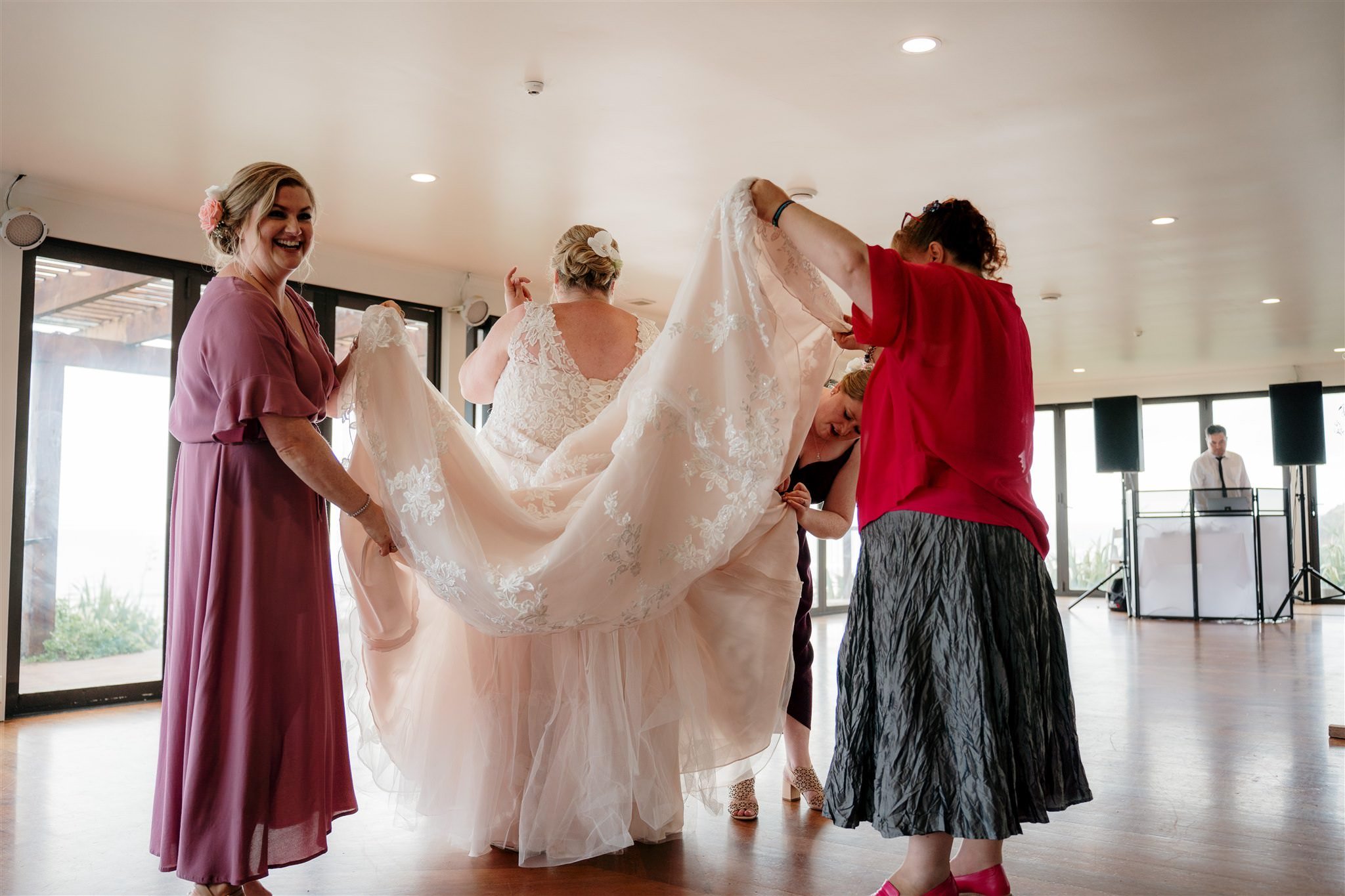 castaways-resort-luxury-seaside-wedding-top-best-luxury-auckland-venue-beach-dear-white-photographer-videography (68).jpg