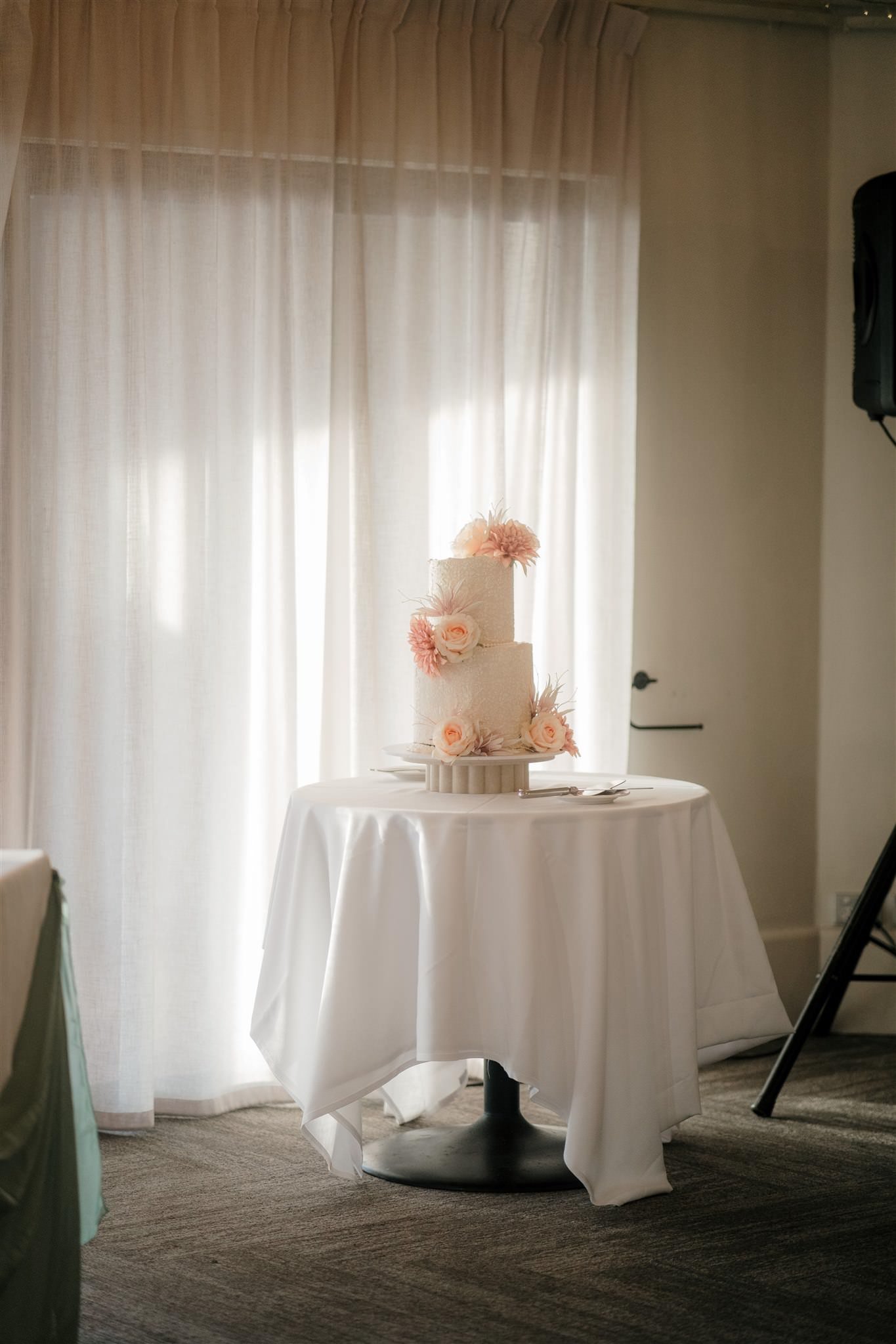 castaways-resort-luxury-seaside-wedding-top-best-luxury-auckland-venue-beach-dear-white-photographer-videography (69).jpg