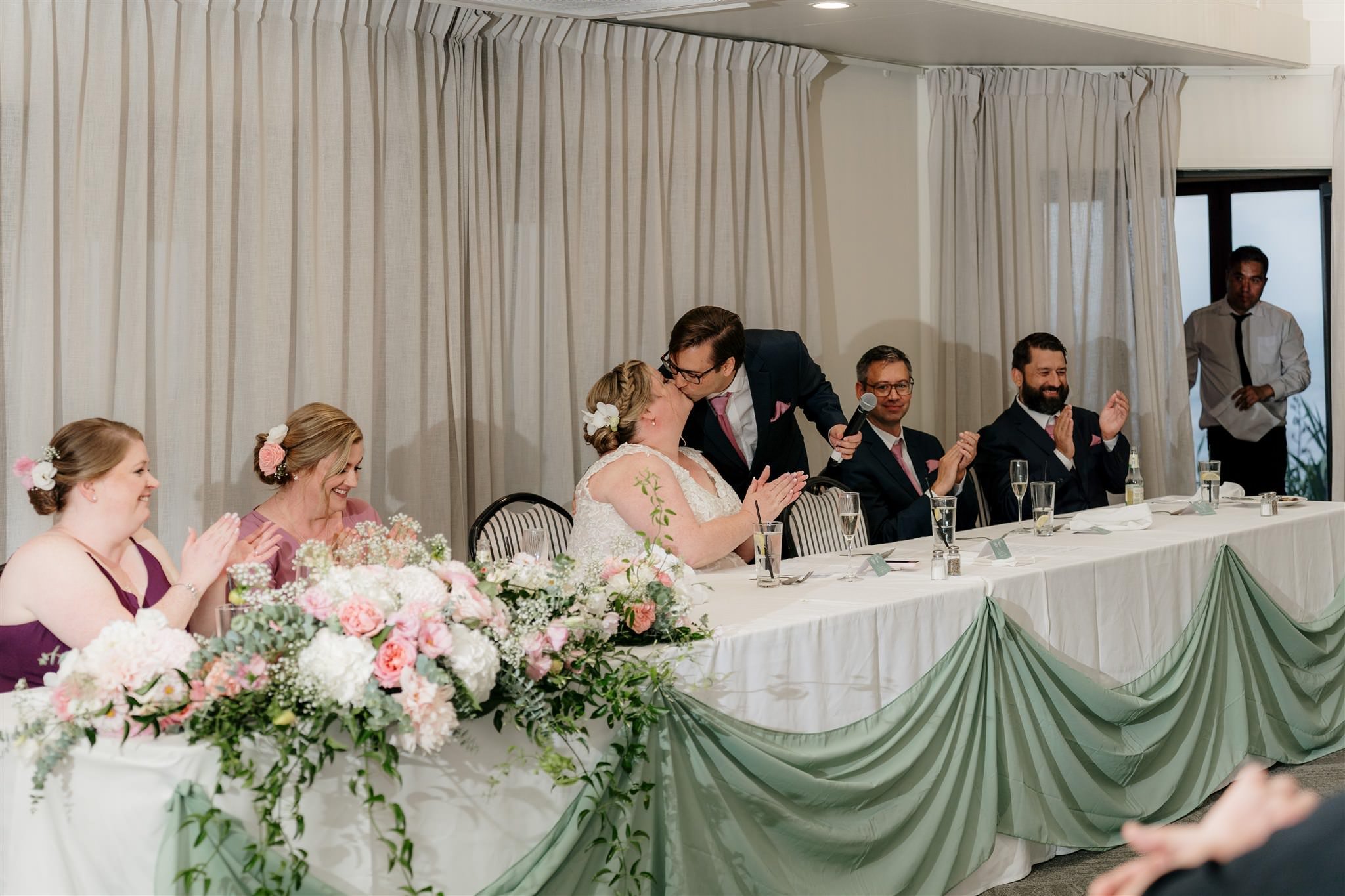 castaways-resort-luxury-seaside-wedding-top-best-luxury-auckland-venue-beach-dear-white-photographer-videography (72).jpg