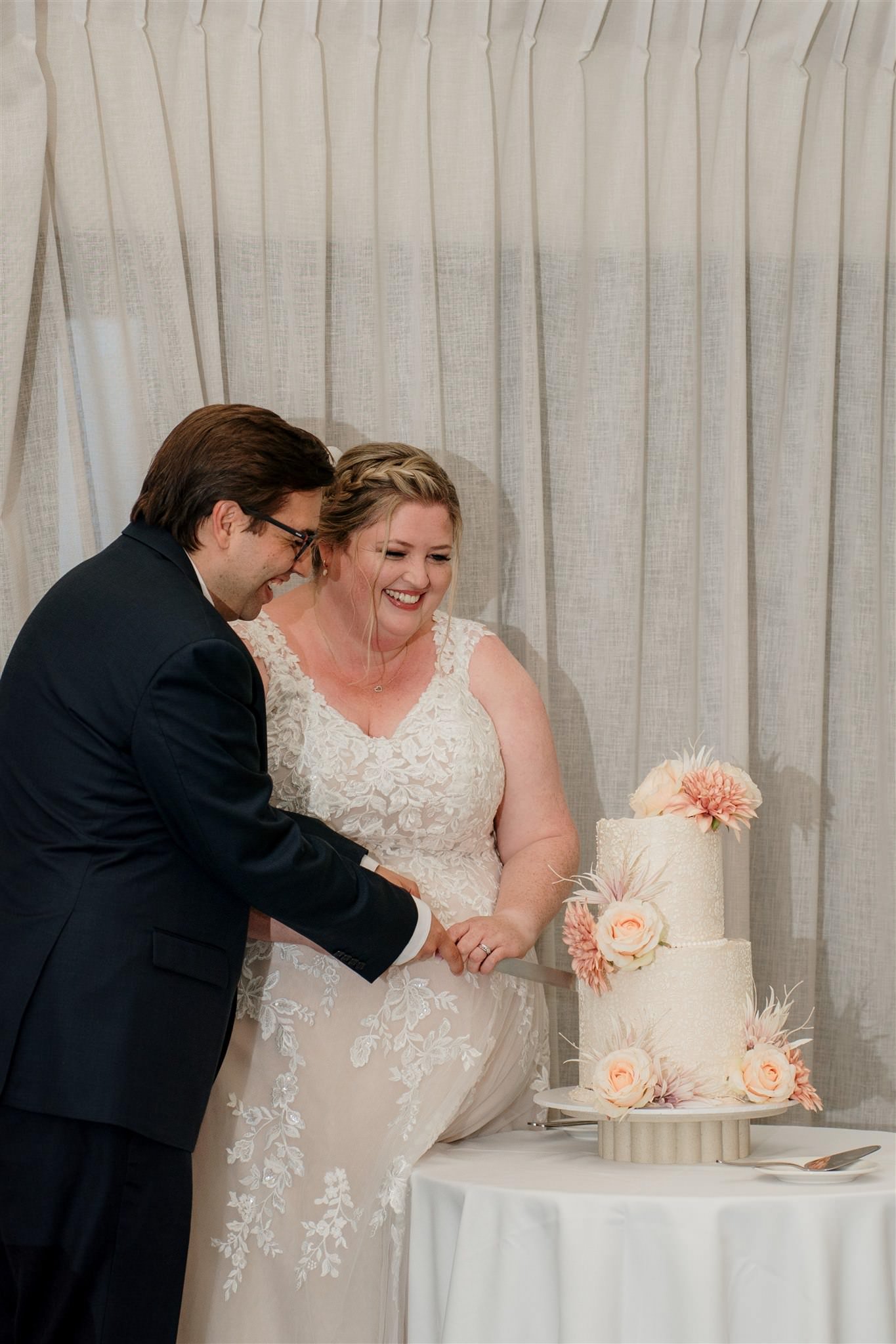 castaways-resort-luxury-seaside-wedding-top-best-luxury-auckland-venue-beach-dear-white-photographer-videography (76).jpg
