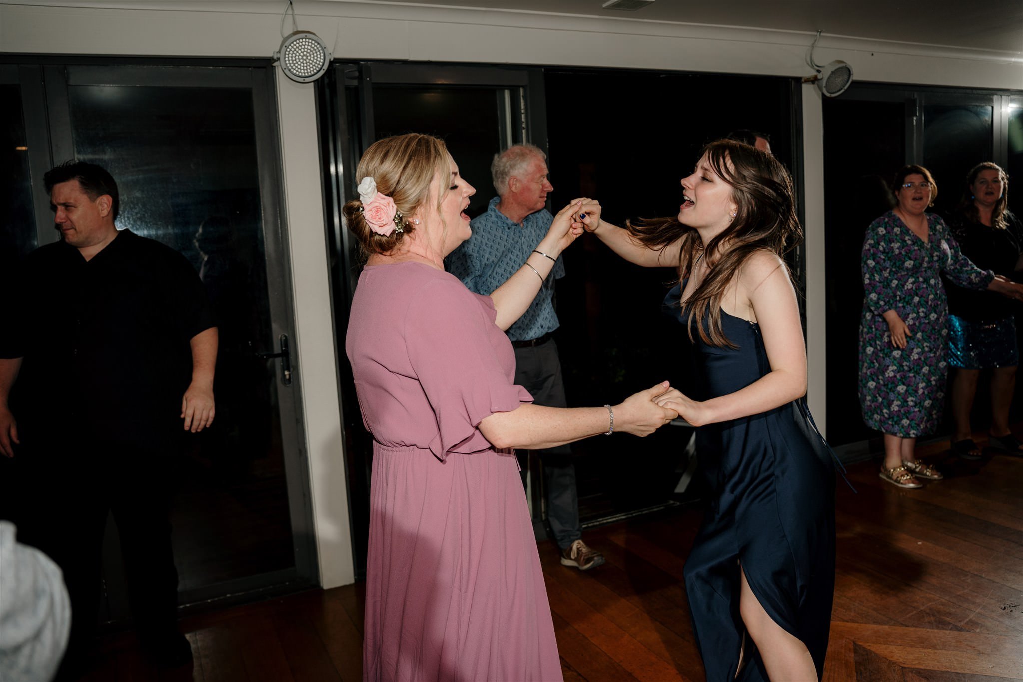 castaways-resort-luxury-seaside-wedding-top-best-luxury-auckland-venue-beach-dear-white-photographer-videography (105).jpg