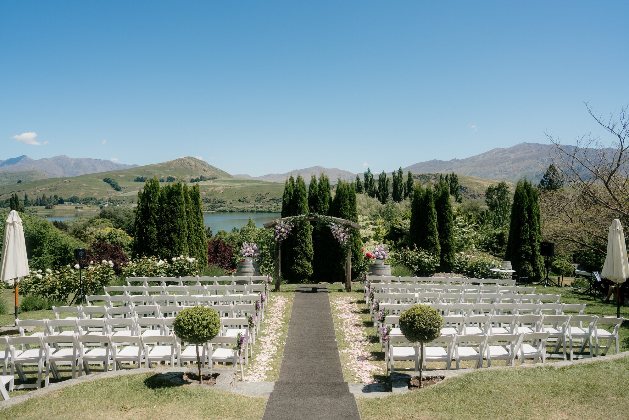 Nelson Ridge Estates Stoneridge Estate Queenstown | A Luxurious and Rustic Vineyard Lake ...
