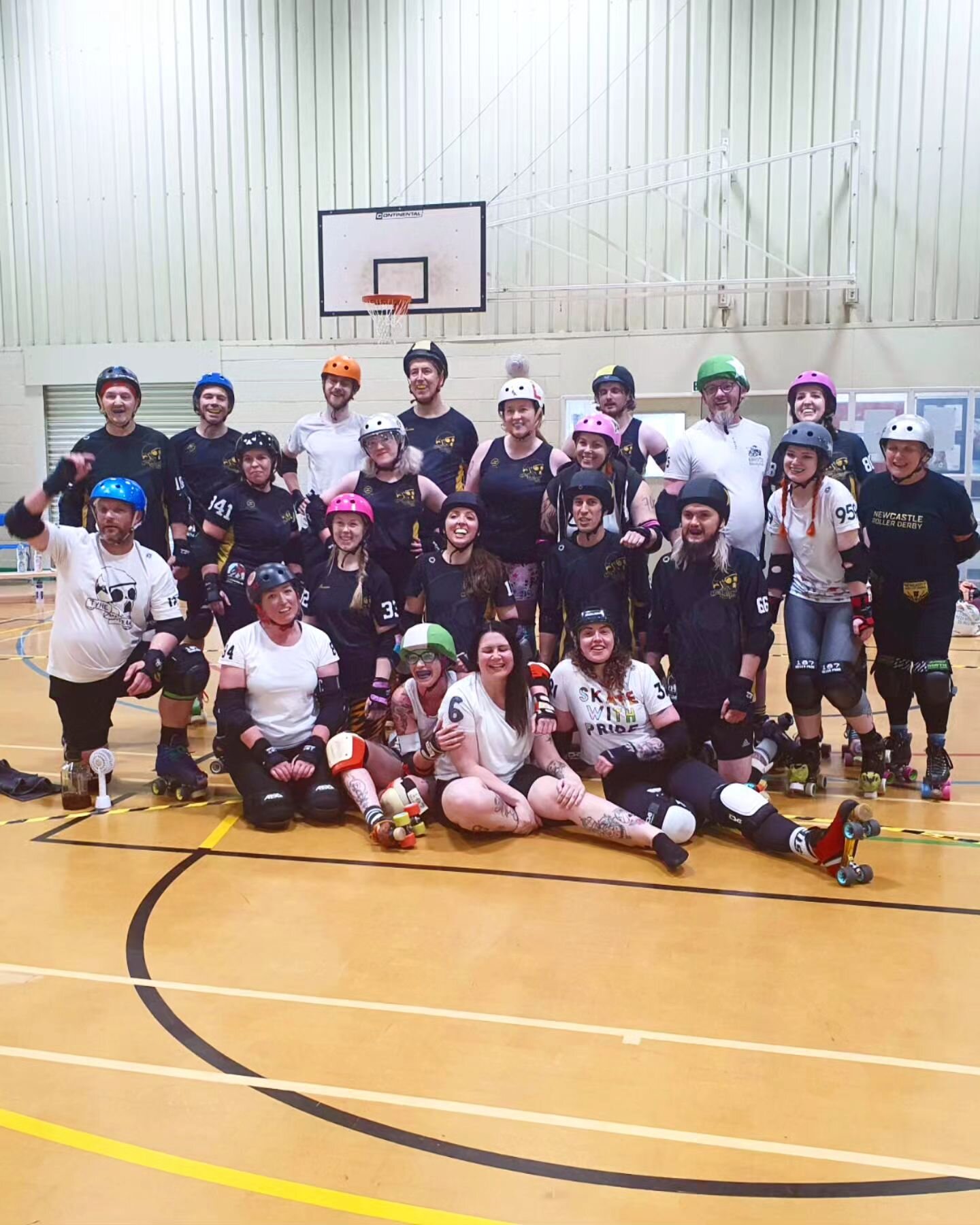 BCRD X @tyneandfear_rd 

A big well done to the BCRD-ers who skated against Tyne and Fear this weekend, a formidable opponent and challenging game.

Numbers were not on our side but we gave it our all, and Maddie captained us all excellently whilst o
