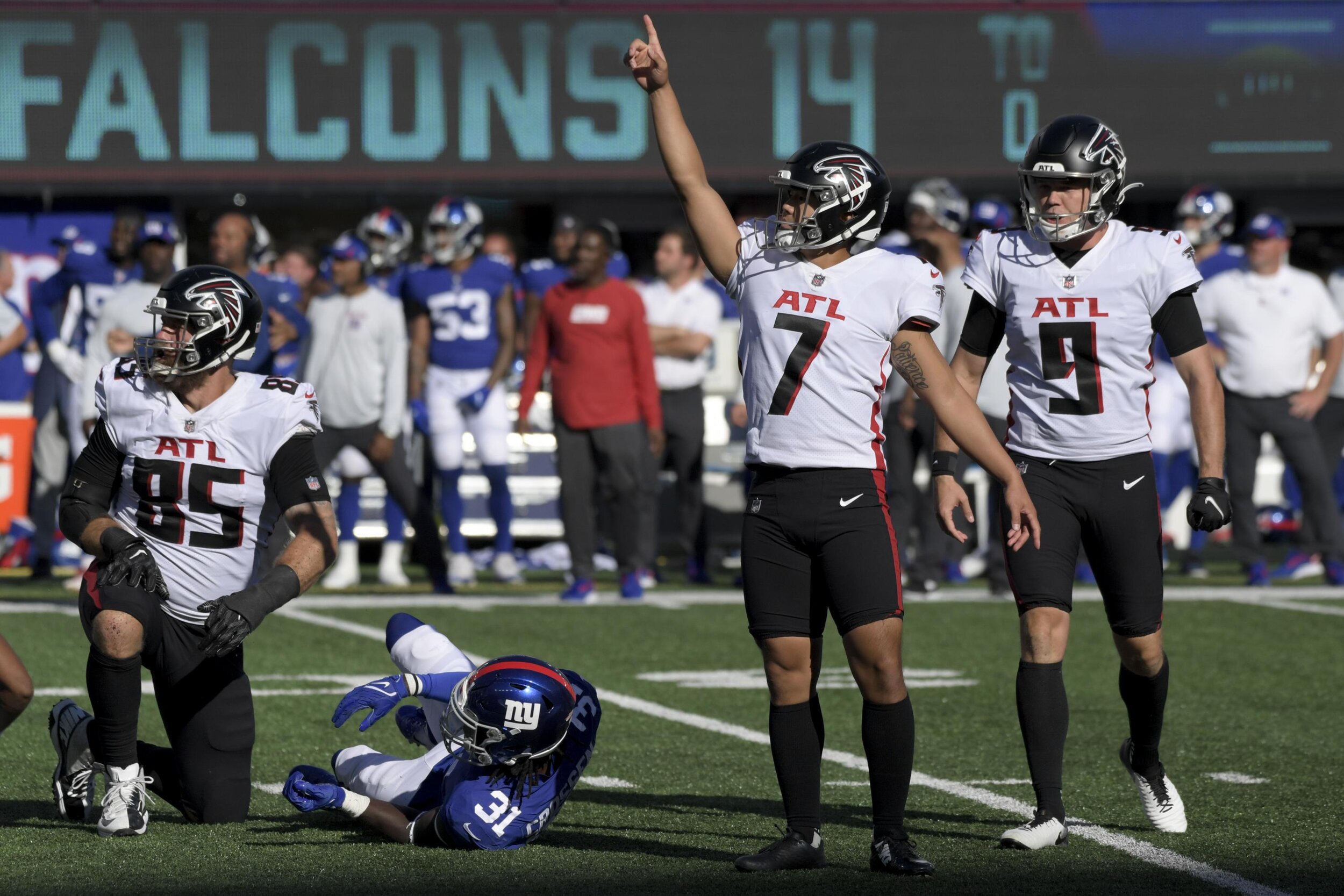 ‘Things I think’ after the Giants embarrass themselves in loss to Falcons (Ed Valentine, Big Blue View)