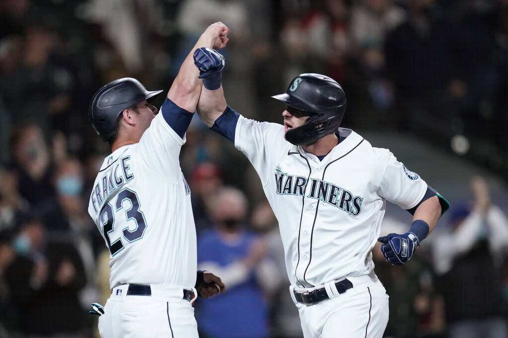Mariners make dreary Tuesday feel magical (Zach Gottschalk, Lookout Landing)