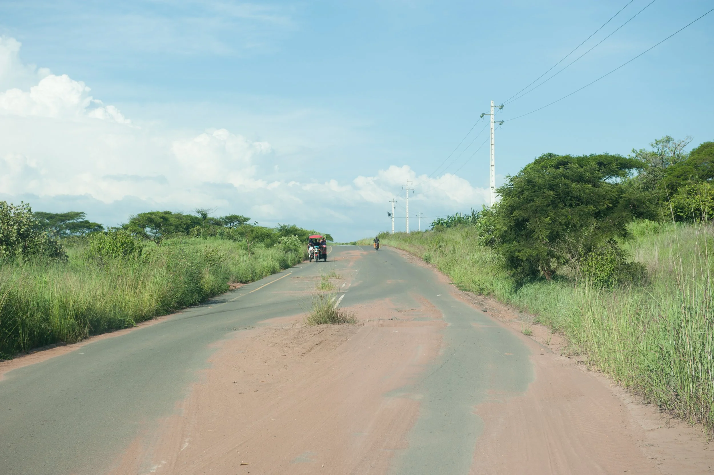 Será isto uma tabuleta de apoio central à passadeira?
Será o início de uma rotunda?
:-D