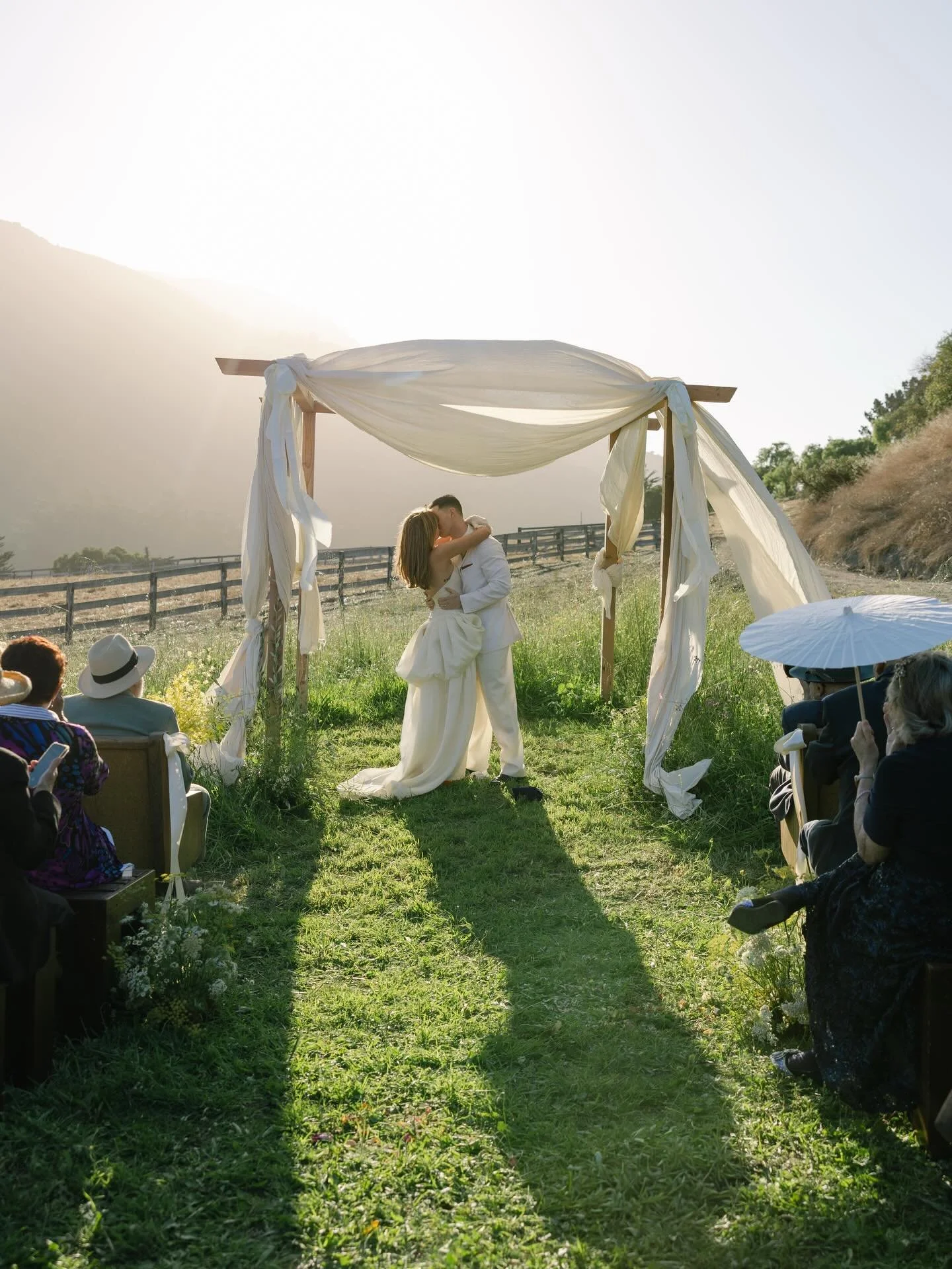 A ceremony that felt just like them 🤍 E&amp;M

Planning and design: @doriandersonevents 
Photography: @danielleconnerphotography 
Floral: @twigsfloraldesign 
Videography: @noellemosolfsuper8films 
Venue: private residence
Rentals: @chiceventrentals 