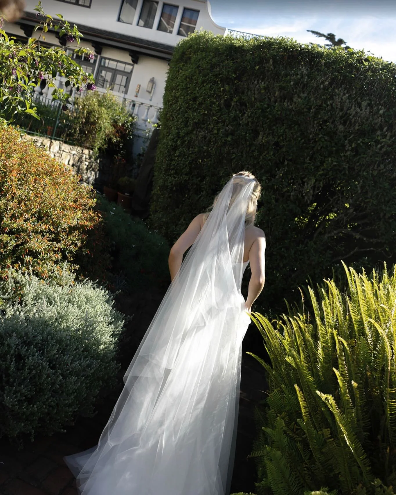 Moments just before 
⠀⠀⠀⠀⠀⠀⠀⠀⠀
~ @doriandersonevents
~ @hannahbriphotography
~ @kellyjobeauty 
~ @laplayaca
~ @tycaflowers