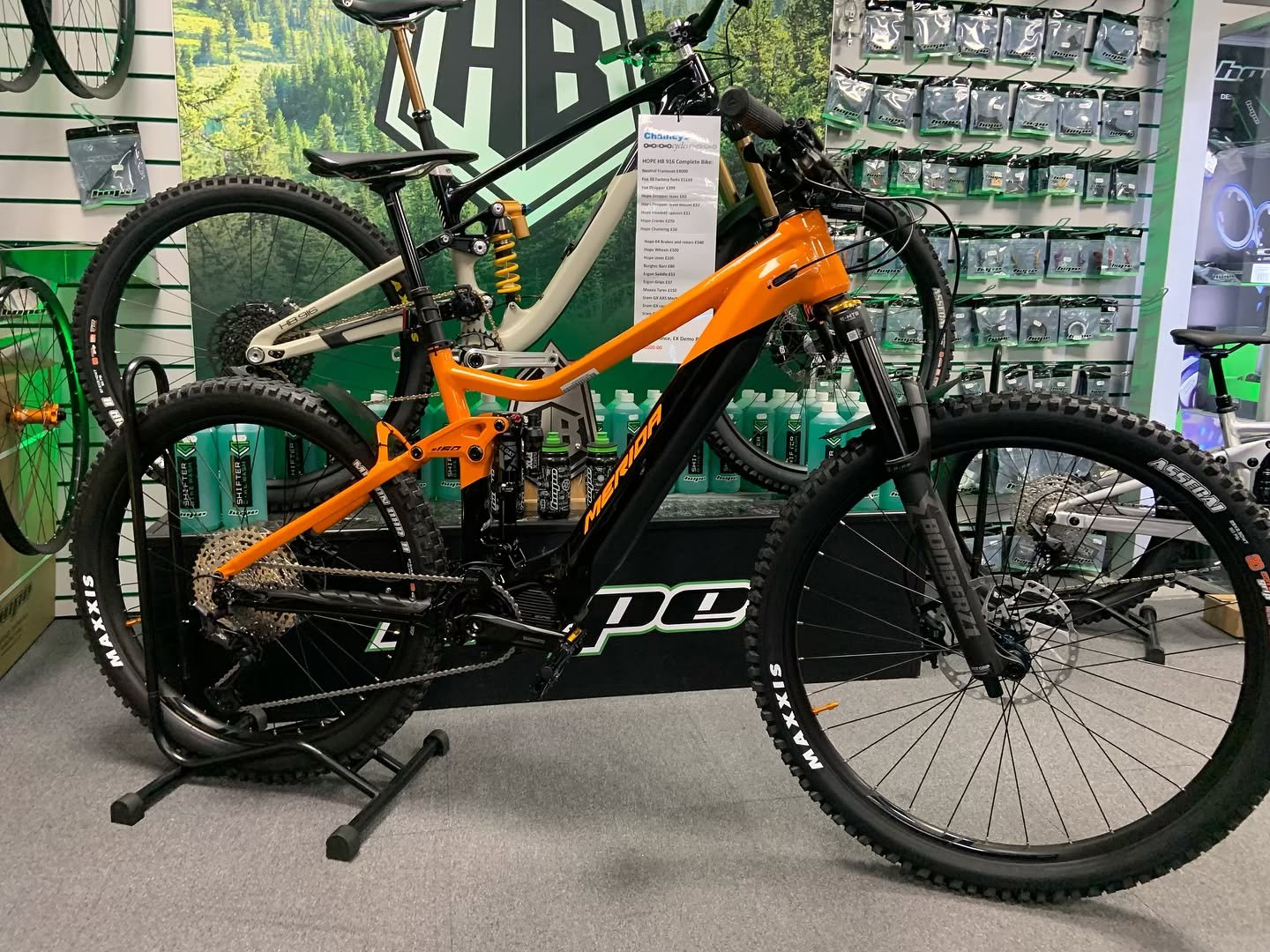 A rather splendid @meridabicyclesuk @merida.bikes e-one sixty left us the other day. The new owner is going to be heading off on trail rides with his Son in many various places. A superb value #emtb with a very user friendly 160mm travel with some gr