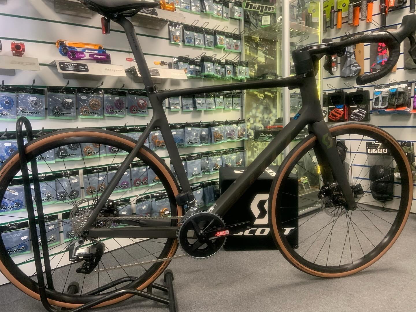 Another @scottsports @scott.bikes @bikeonscott ready to leave us today. This time we have the ever popular and sleek Scott Addict Rc, this one is heading off to one of our regular customers who fancied an upgrade. 🙏💥 #localbikeshop #ridemore #roadb