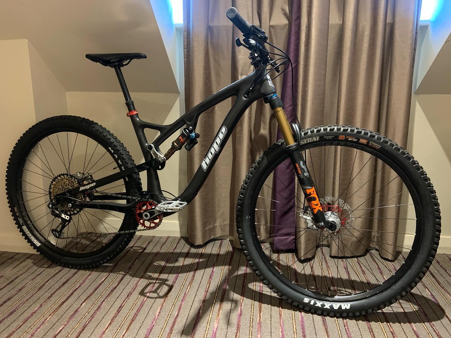 Great little pedal today @forest_of_dean_fe cycle center with one of our long standing supporters Mr @vw_bozza, The trails were dry and grippy, well, apart from some of the rocky bits. I only decided to lay down once 🤣🤣 The @hopetech #hb130 is now 