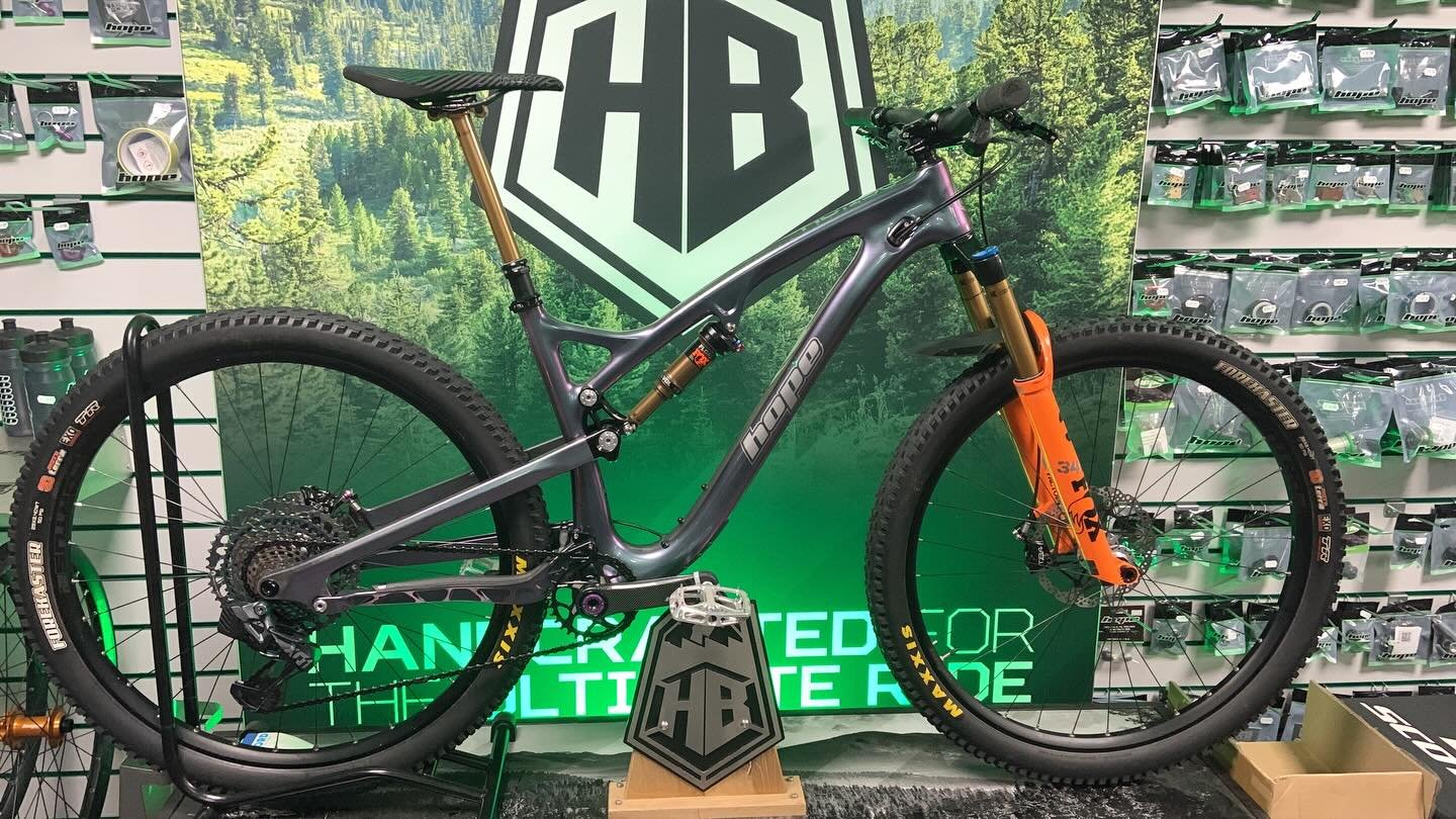 Well we have something a little special in our possession at the minute. Up for grabs is this rather stunning @hopetech HB130 that is fully kitted out. This one is an ex staff bike and was owned by one of the mechanics at Hope so comes with a whole h