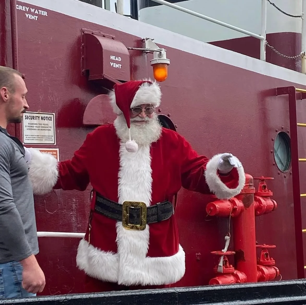 Santa is coming to town! He arrives to Fell&rsquo;s Point this Saturday, Dec 6th by tugboat at 9am. Then he heads to Barcocina for FREE photos with Santa from 9:30-12:30. No appointments necessary. We will also have some festive crafts for the kiddos
