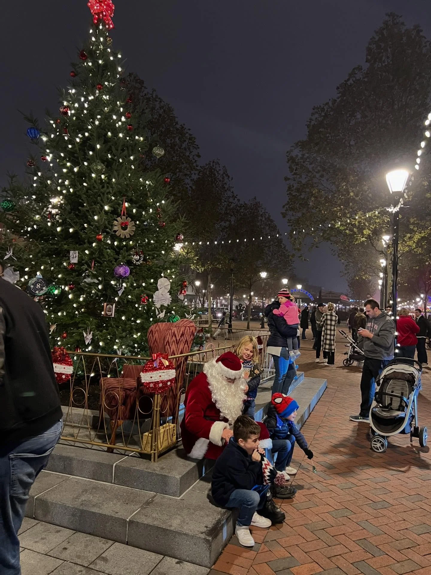 Our most magical day of the holiday season&hellip;Olde Tyme Christmas is today! Start the day with Santa arriving by tugboat and then stay to see the Tree Lighting this evening followed by the Lighted Boat Parade. This year we have a FUN surprise tha