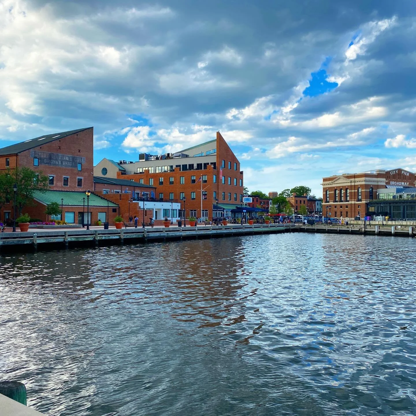 A picture perfect Monday in Fell&rsquo;s Point! Loving all of the sunshine. ☀️ #fellspointmainstreet #fellspoint #neighborhood