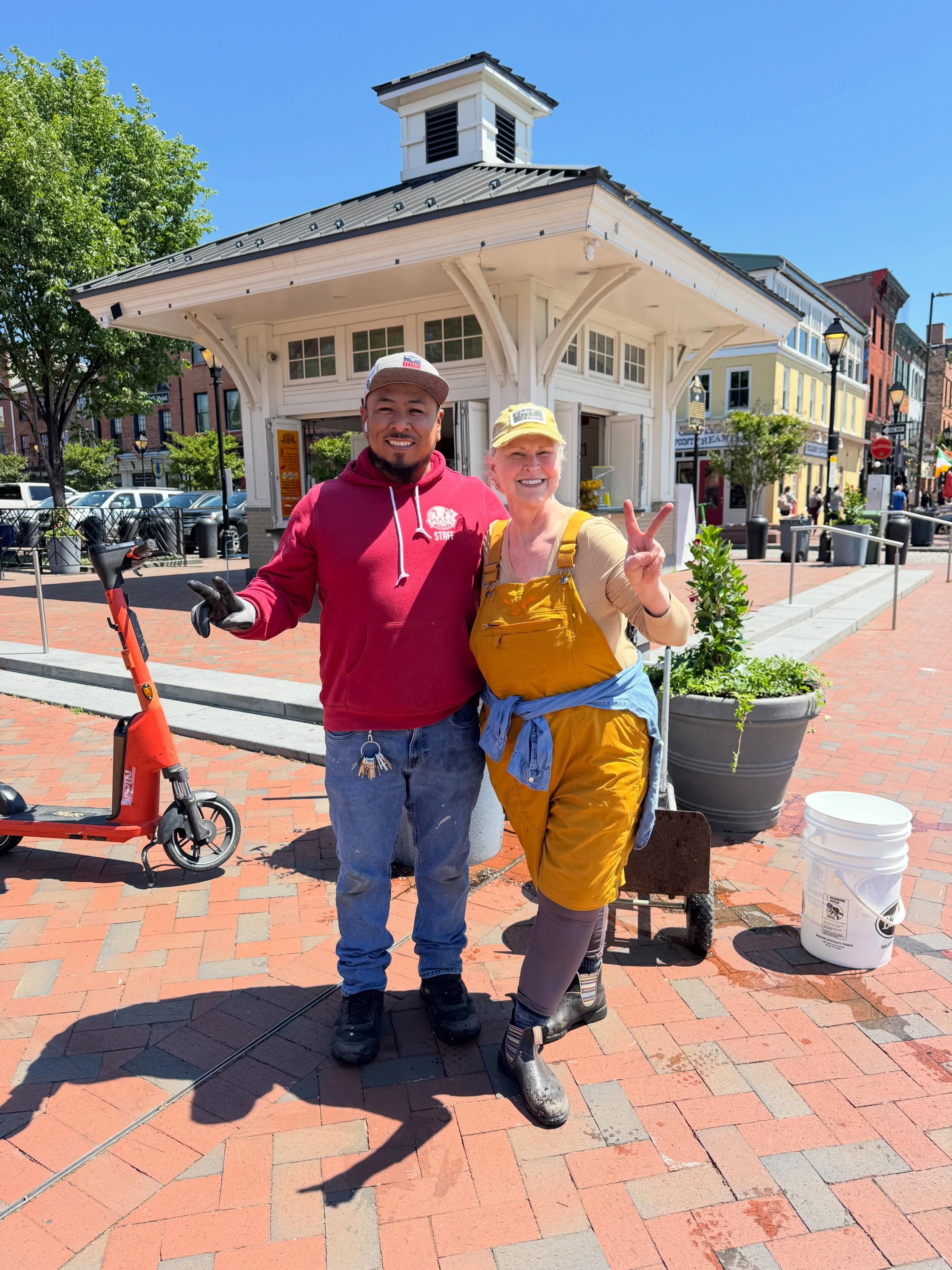 Broadway Square Spring Spruce Up! Yesterday morning Beth from @zelda_zen and Hermes from @maxstaphouse prepped and planted all of the planters on and around the Square and they look gorgeous! Those two are an amazing team and we thank them for going 