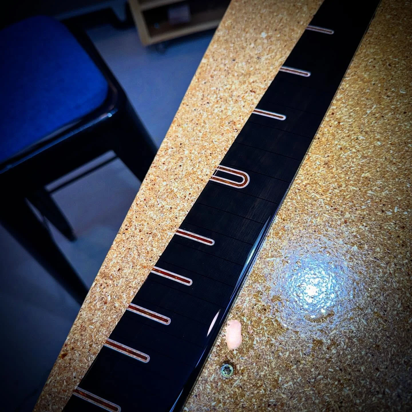 Bashkin style fret marker in a Bashkin style fret marker. Call it the Double Bashkin. 

#guitar #boutiqueguitars #boutiqueguitar #finewoodworking