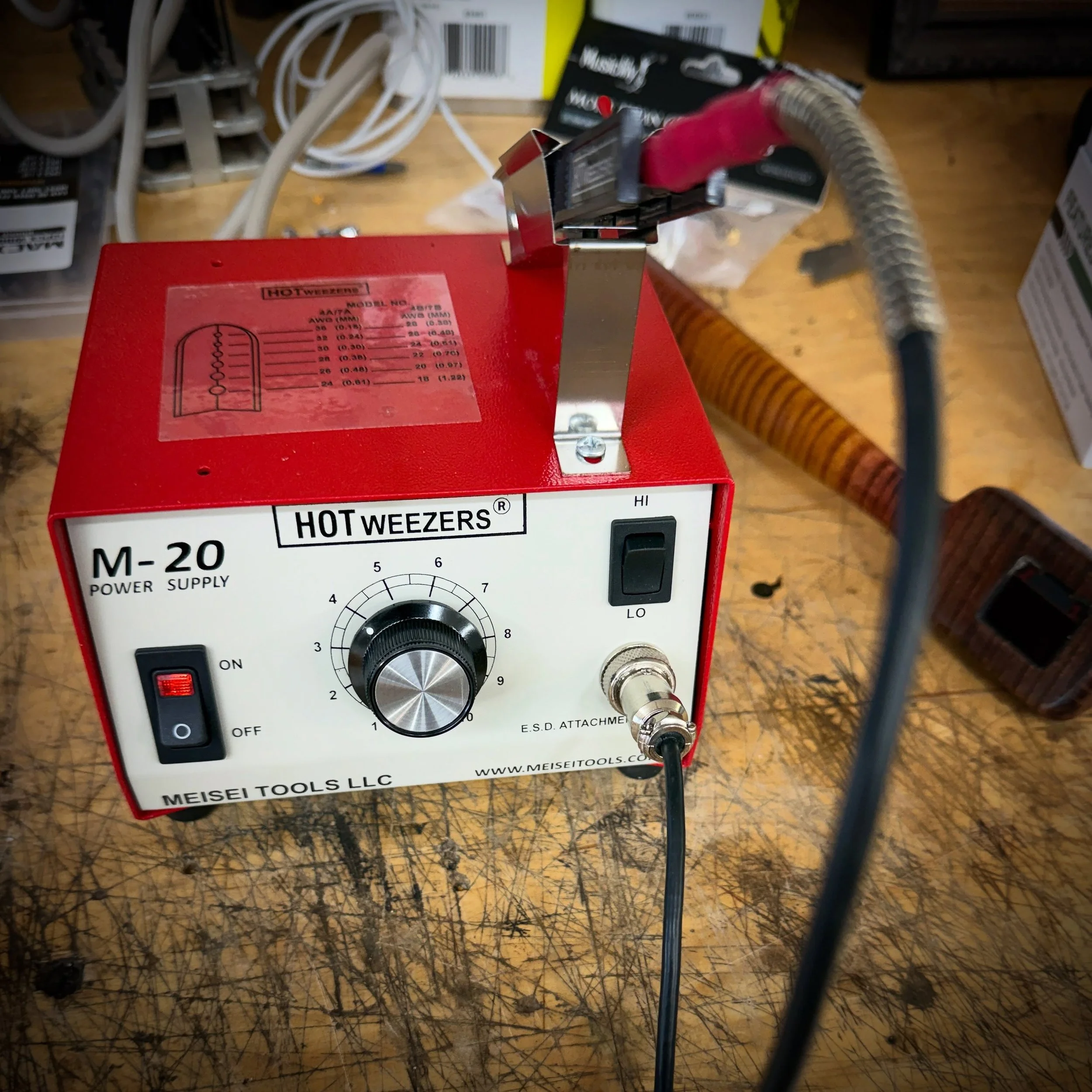 After years of waiting I finally got my own pair of MeiSei hot tweezers for stripping small wires. The convenience is well worth the price. 

#customguitar #boutiqueguitars #electronics #guitarbuilder #guitarlovers