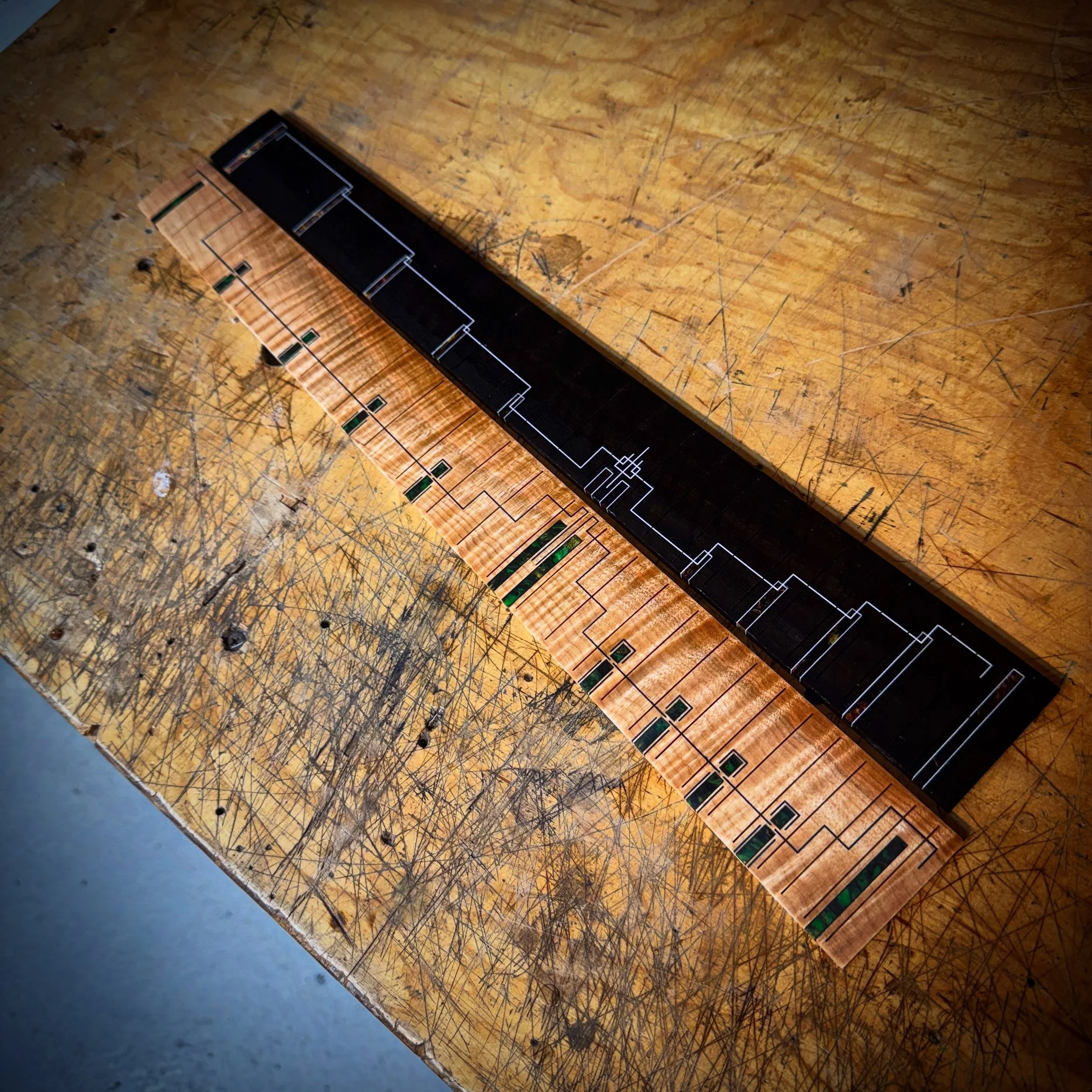 Fretboards always mark a new beginning 🥰 

#customguitar #boutiqueguitars #finewoodworking #guitarbuilder #guitarlovers