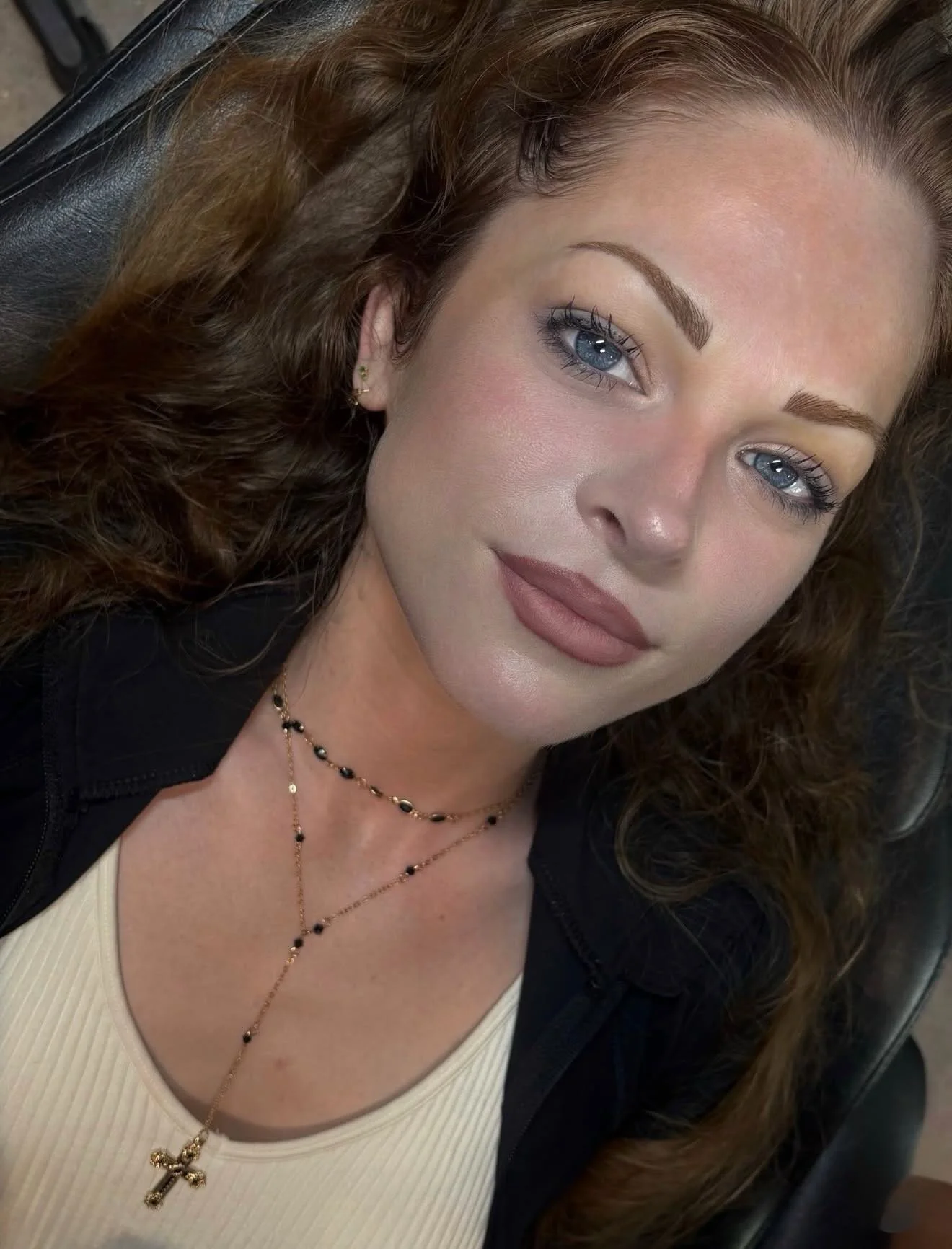 Hybrid brows that completely transformed her look&mdash;soft, natural strokes paired with subtle shading for the perfect balance 🤍 The before vs. after (swipe to see the before) says it all&hellip; fuller, more defined, but still effortlessly natura