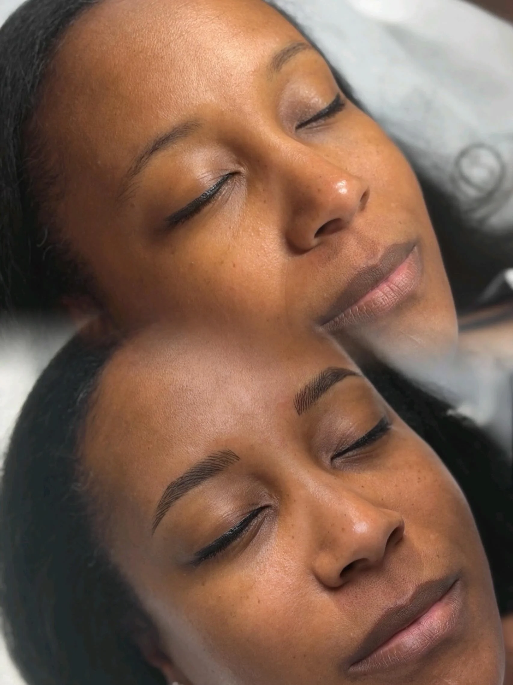 Imagine rolling out of bed with a full, perfectly shaped brow&hellip;every single day. Crisp, natural-looking hair strokes tailored to your face. It&rsquo;s not magic, it&rsquo;s just really good technique.

Artist: Jen 
Service: Nano Brows 

#NanoBr