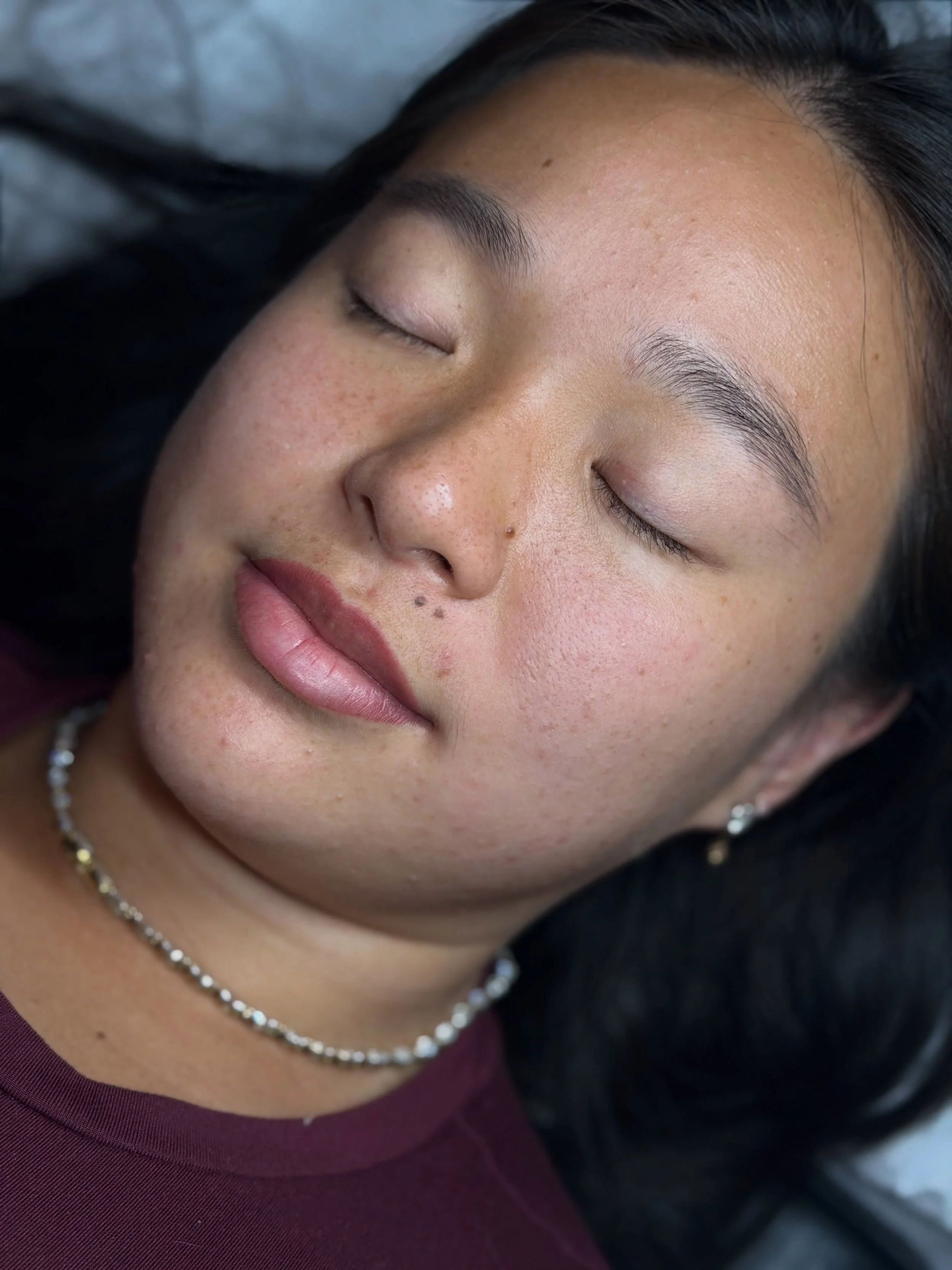 Soft, natural lip blush that just gives your lips the &ldquo;did I already have this color or&hellip;?&rdquo; effect ✨ Enhanced definition, a lived-in flush of color, and zero makeup required for that just-bitten look. Healed results speak for themse
