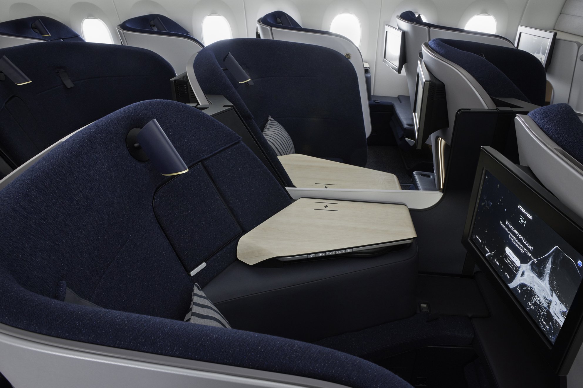 Finnair_A350_Business_Class_Middle_Seats.jpg