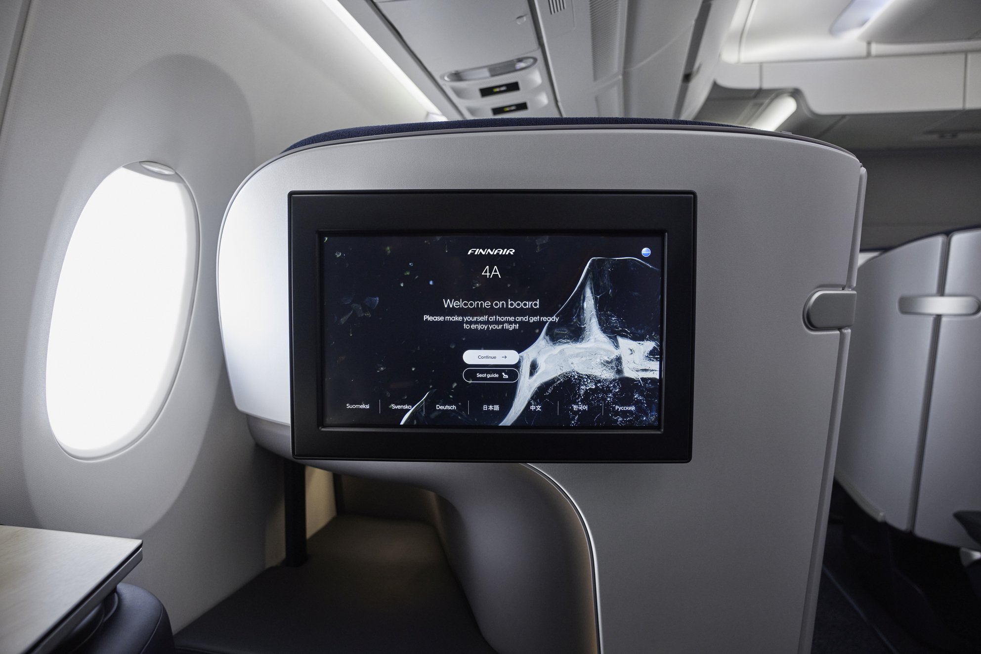 Finnair_A350_Business_Class_Seat_IFE (1).jpg