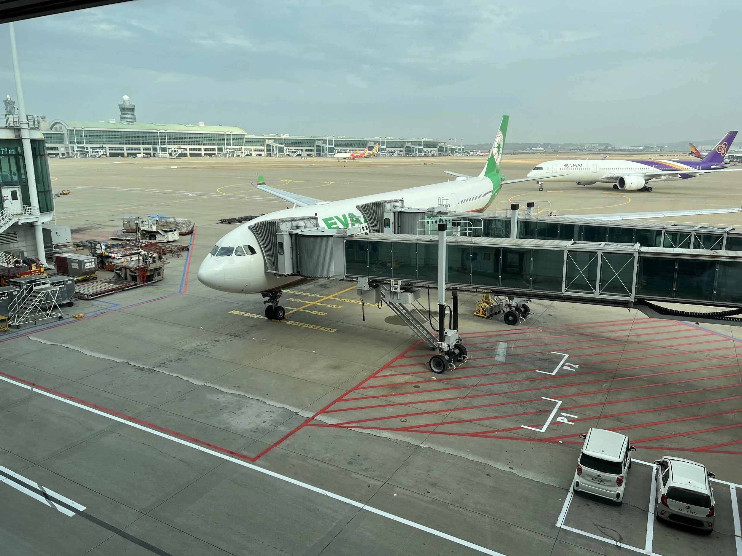 Taiwanese hospitality at its best? EVA Air A330 Business Class, Seoul