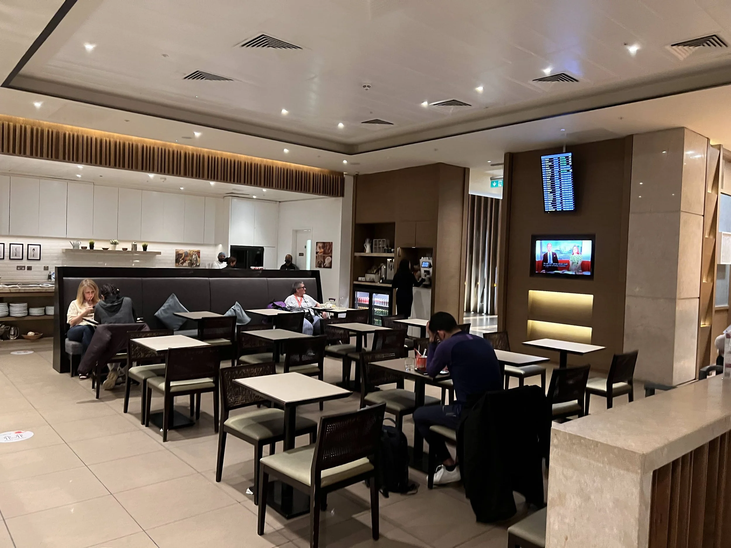 Snapshot Review Plaza Premium Lounge, Heathrow Terminal 2 — Blog