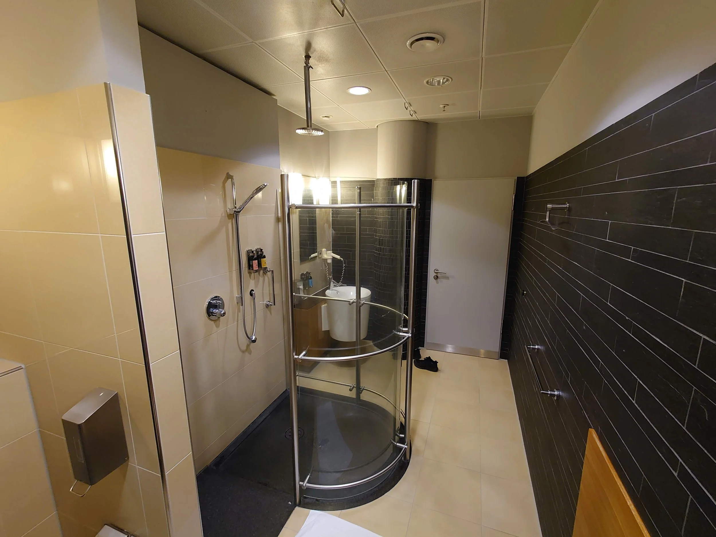 How is Lufthansa’s nonSchengen Senator Lounge in Munich now? — Blog