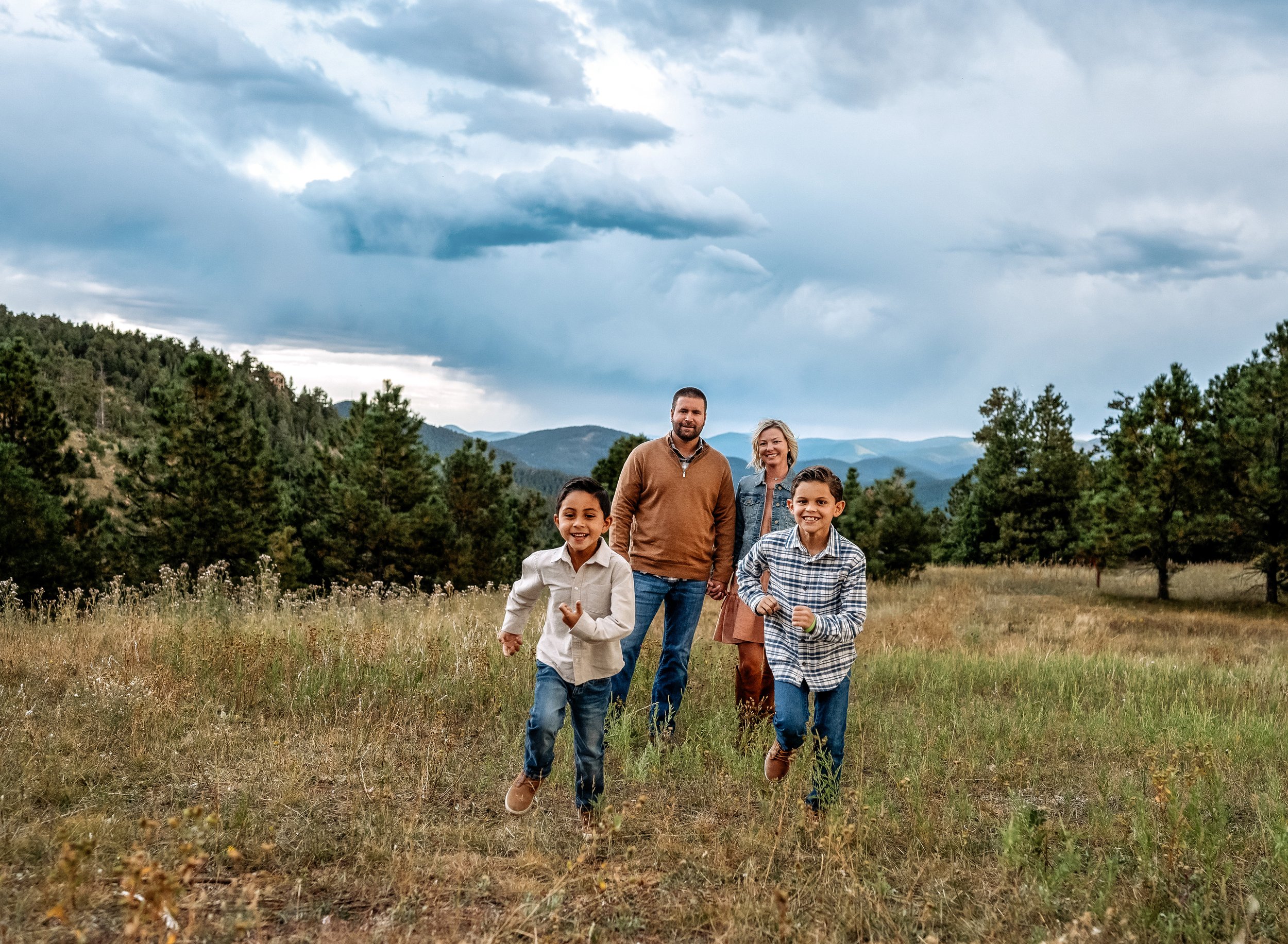Summer Mountain Mini Sessions at Mount Falcon | Family Photographer in Parker, Colorado.