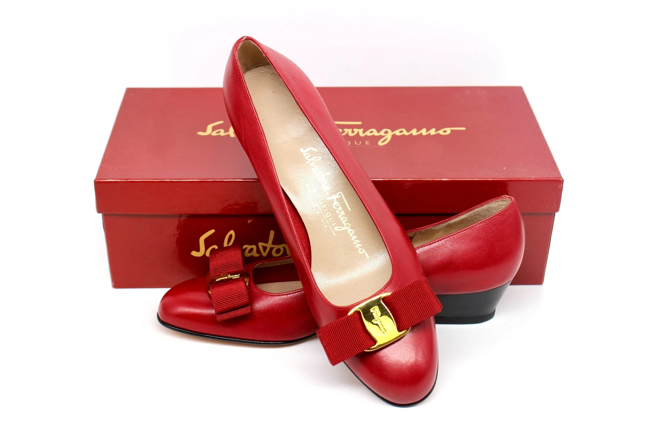 Ferragamo Vara in Red