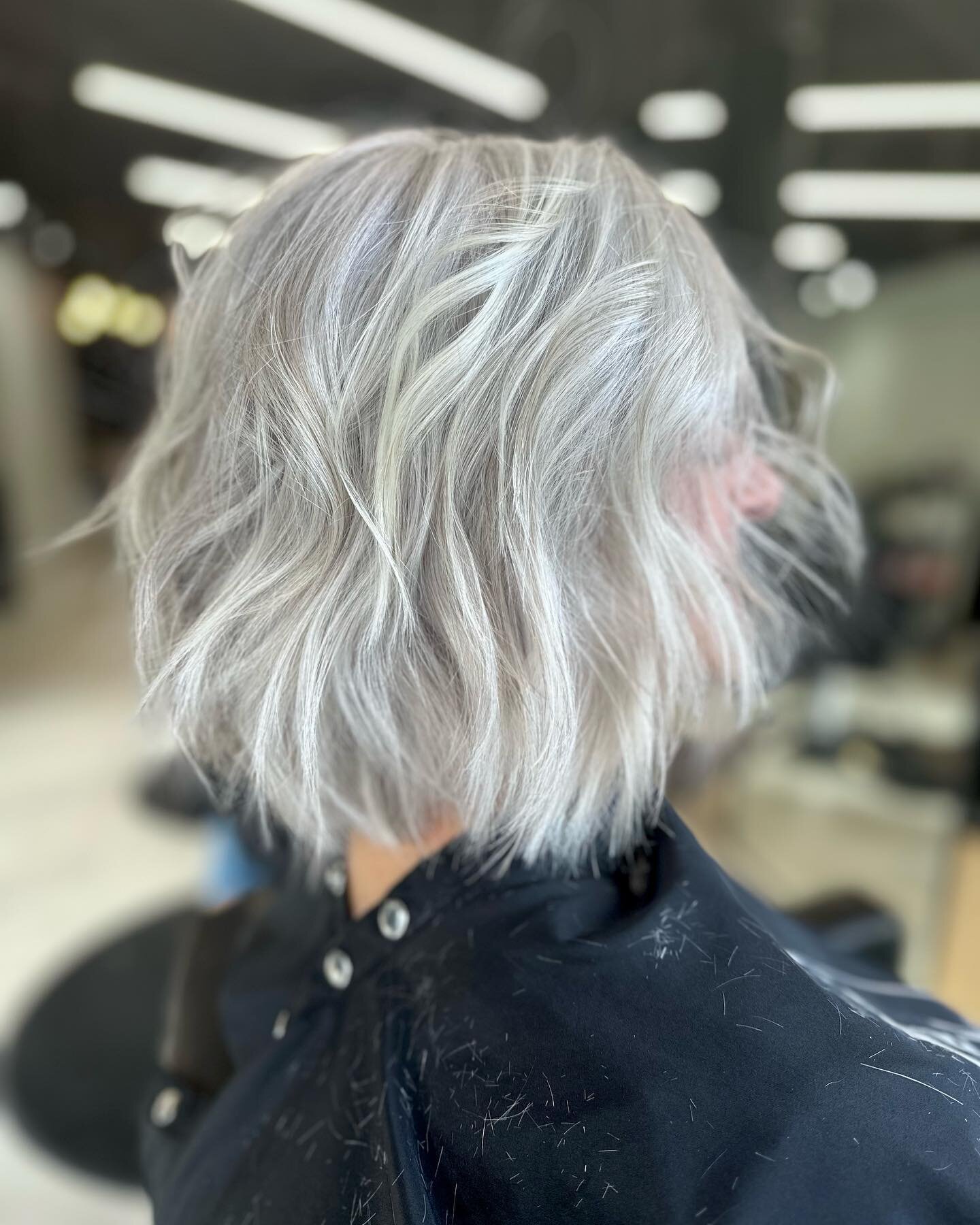 BRB, just going to go obsess over this cut. 
➖
This client came in after cutting her own hair and was looking for a drastic change, Amanda Noble understood the assignment. 
 
Let us know what you think about this before &amp; after! 
@noblehousesquam