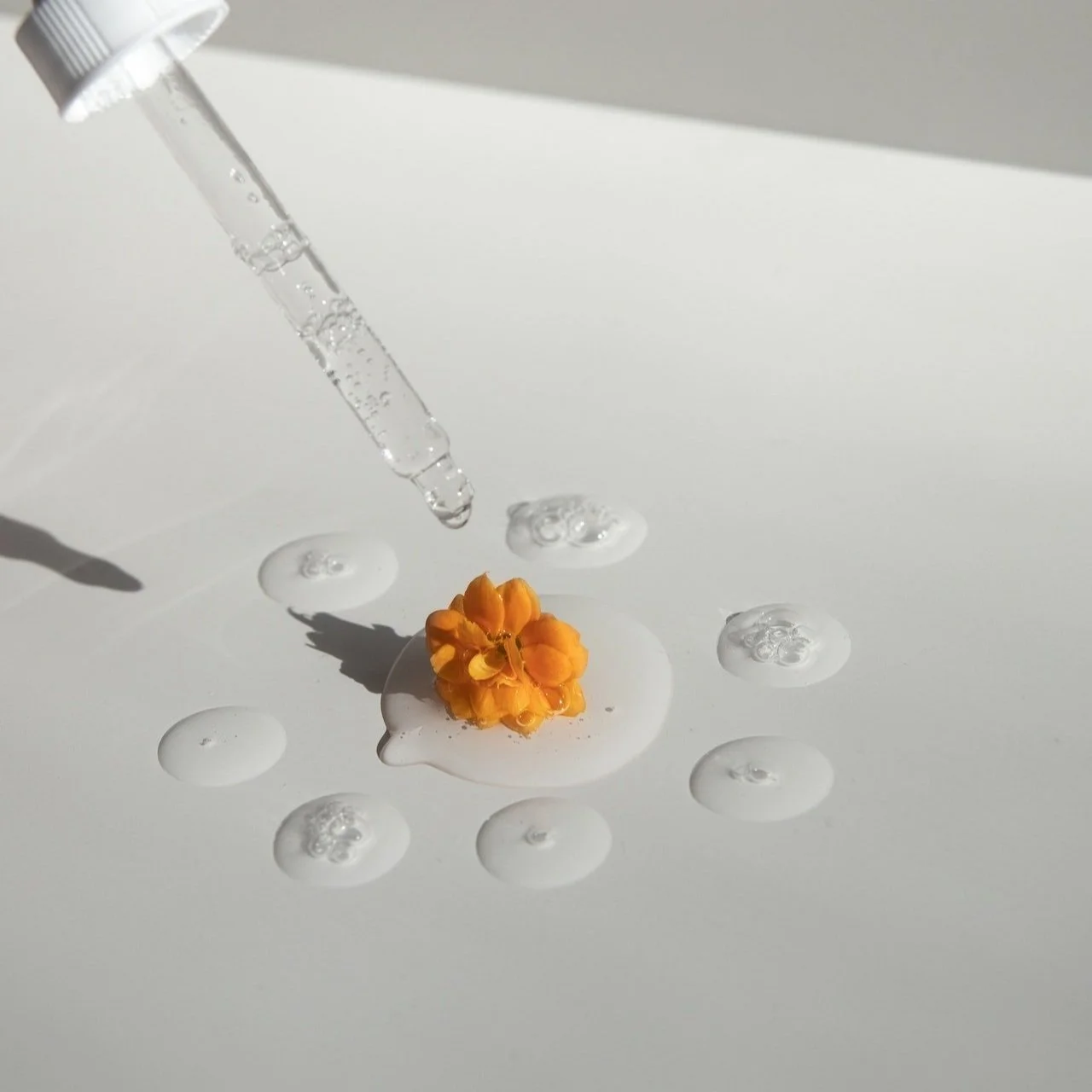 niacinamide and hyaluronic acid for skincare