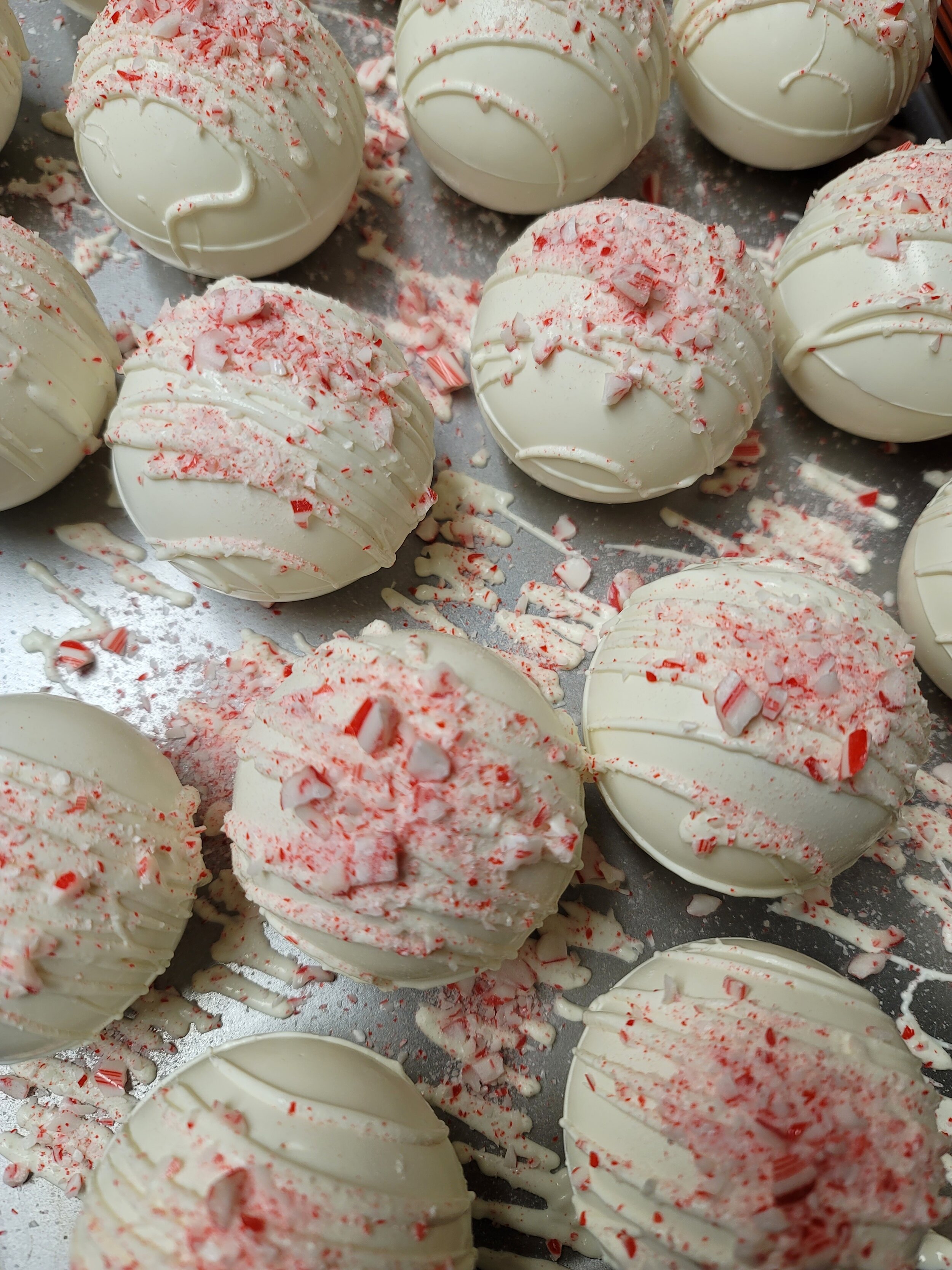peppermint cocoa bomb.jpg