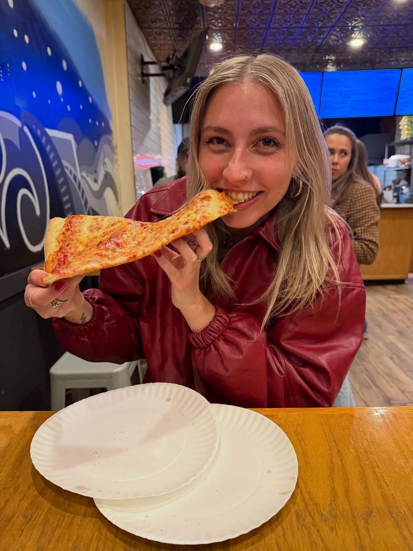 the ONLY thing that would make me happier than this pizza is if YOU come to my SHOW this FRIDAY!!! 🙈⭐️ NOVEMBER 14th @ 7pm HOTEL CAFE!!!!