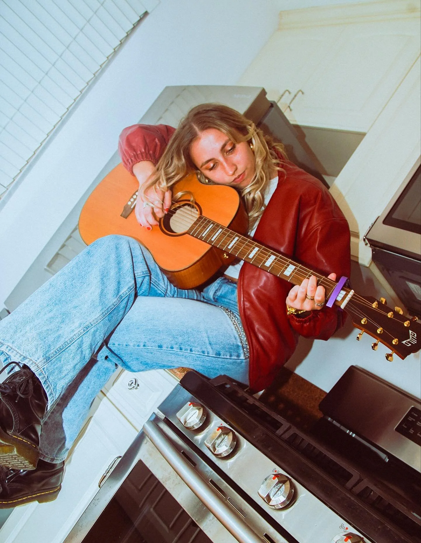 HI YALL!!! SAVE THE DATE📆 - I HAVE A SHOW NOVEMBER 14th at 7pm @thehotelcafe P.S. thank you so much for listening to &ldquo;waist&rdquo; 🤗🤗🤗 💛💛💛 📸pc: @ryancartee.etc !