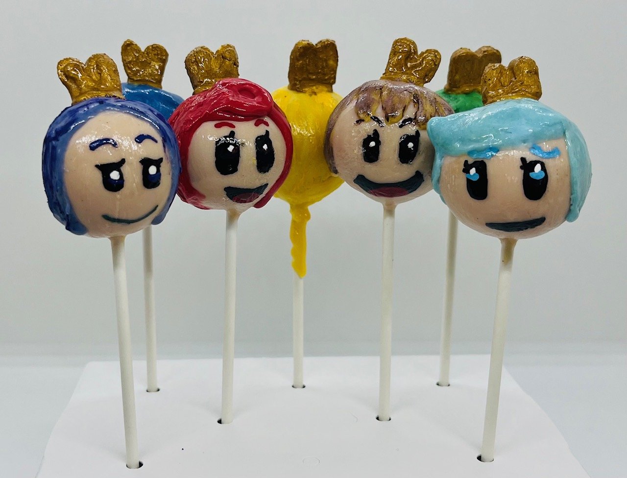 Five nights at Freddy's party Cake & donuts and cake pops Happy
